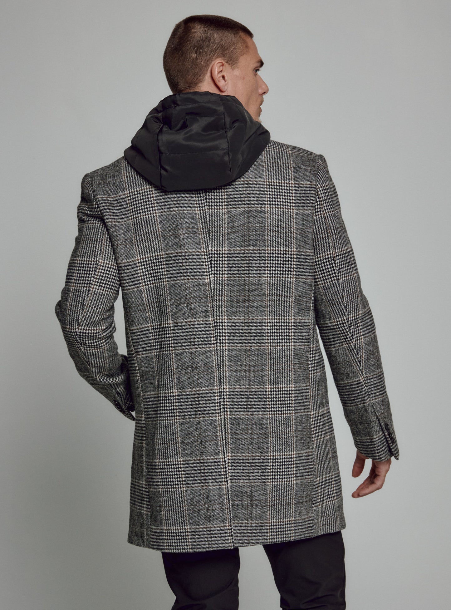 black-8405