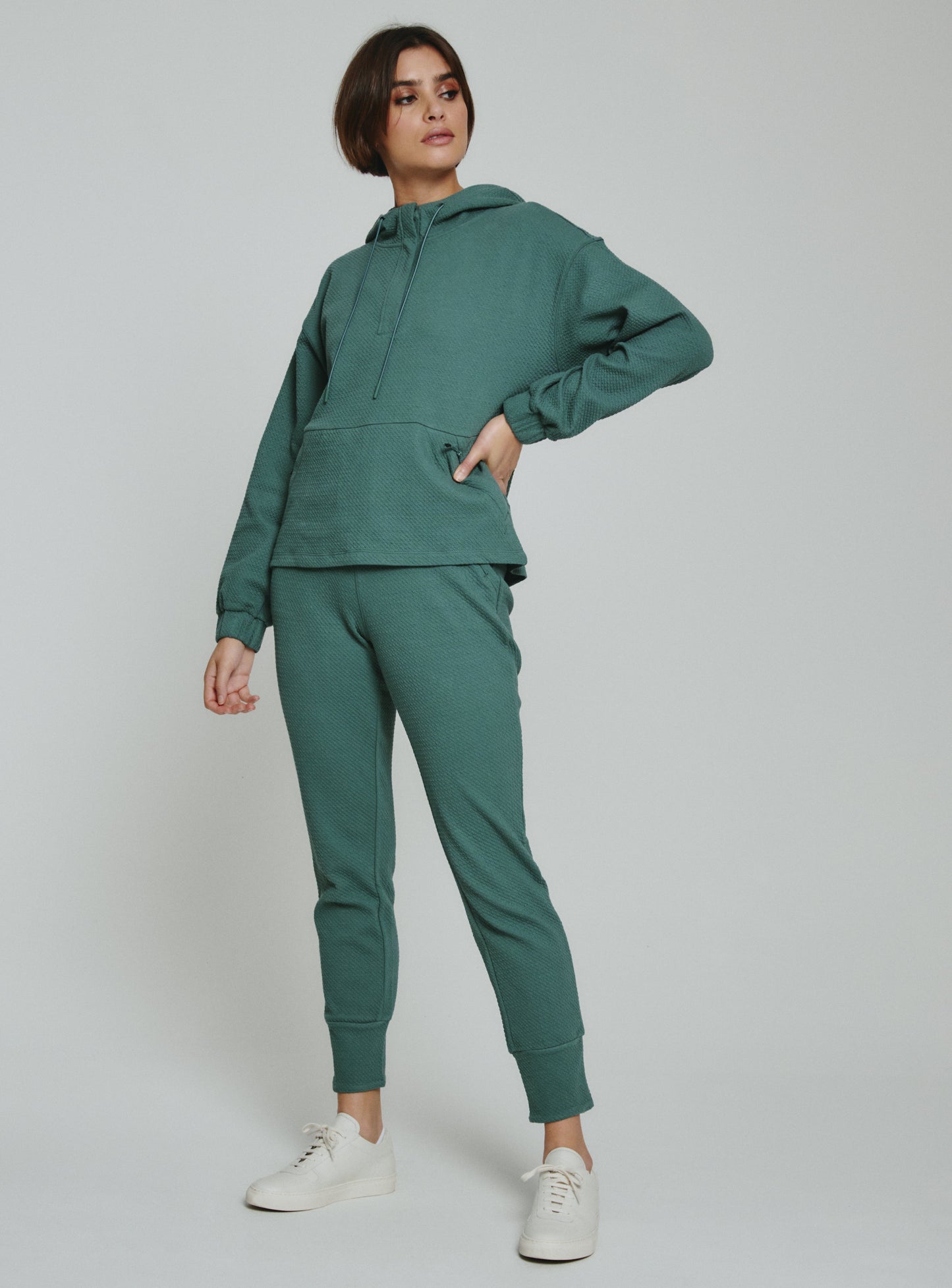 teal-4002