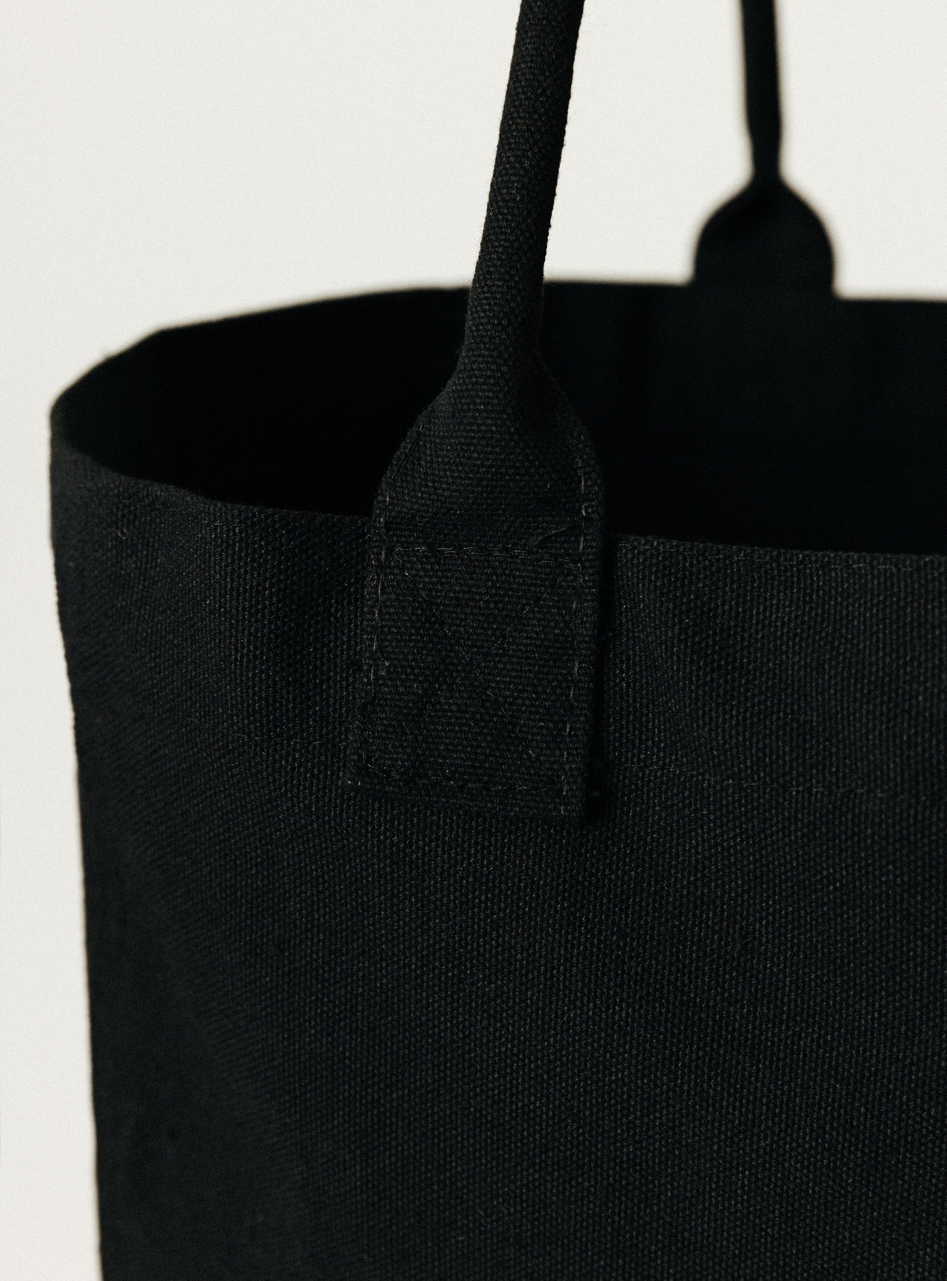 black-10000
