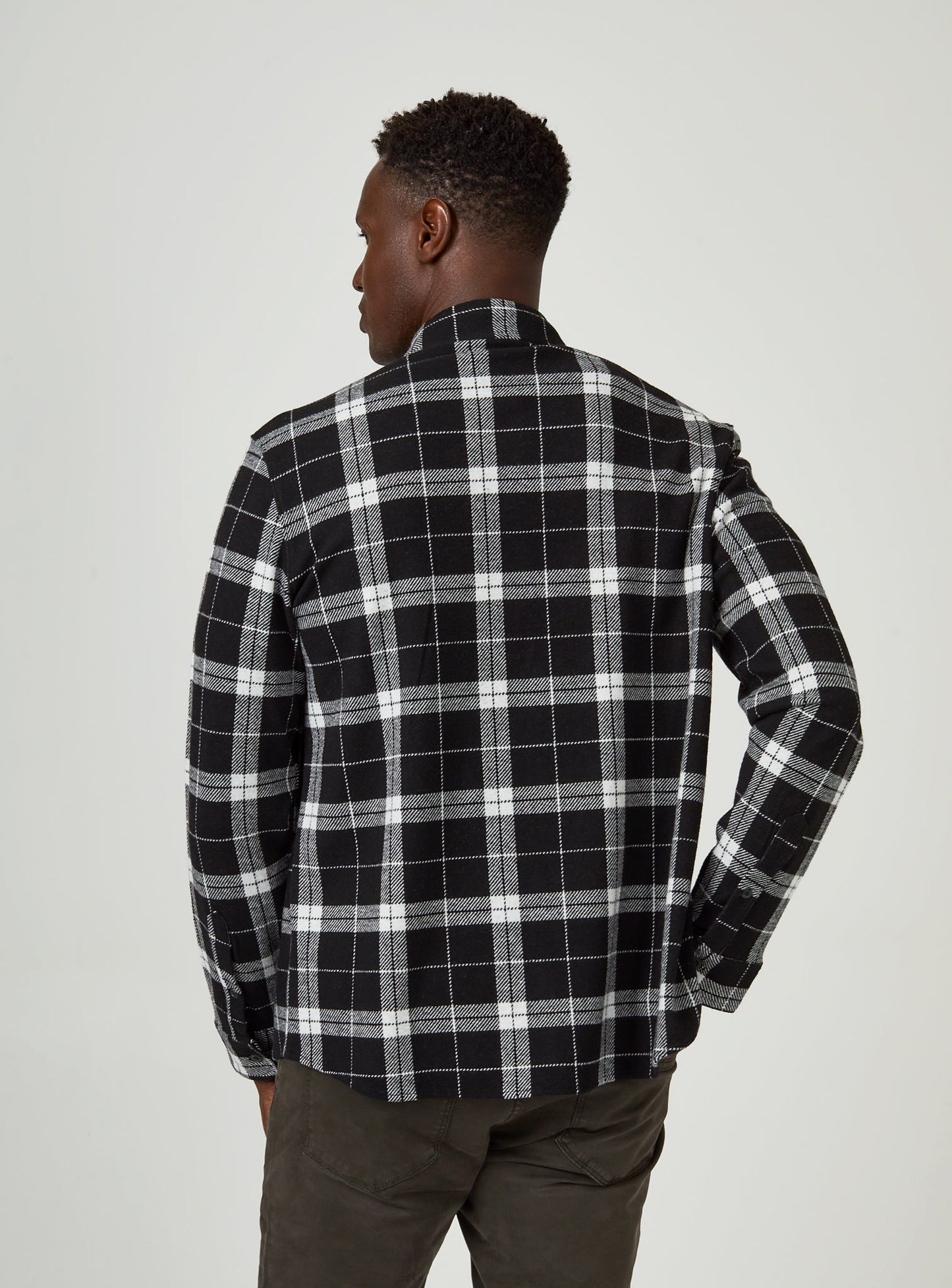 black-7406