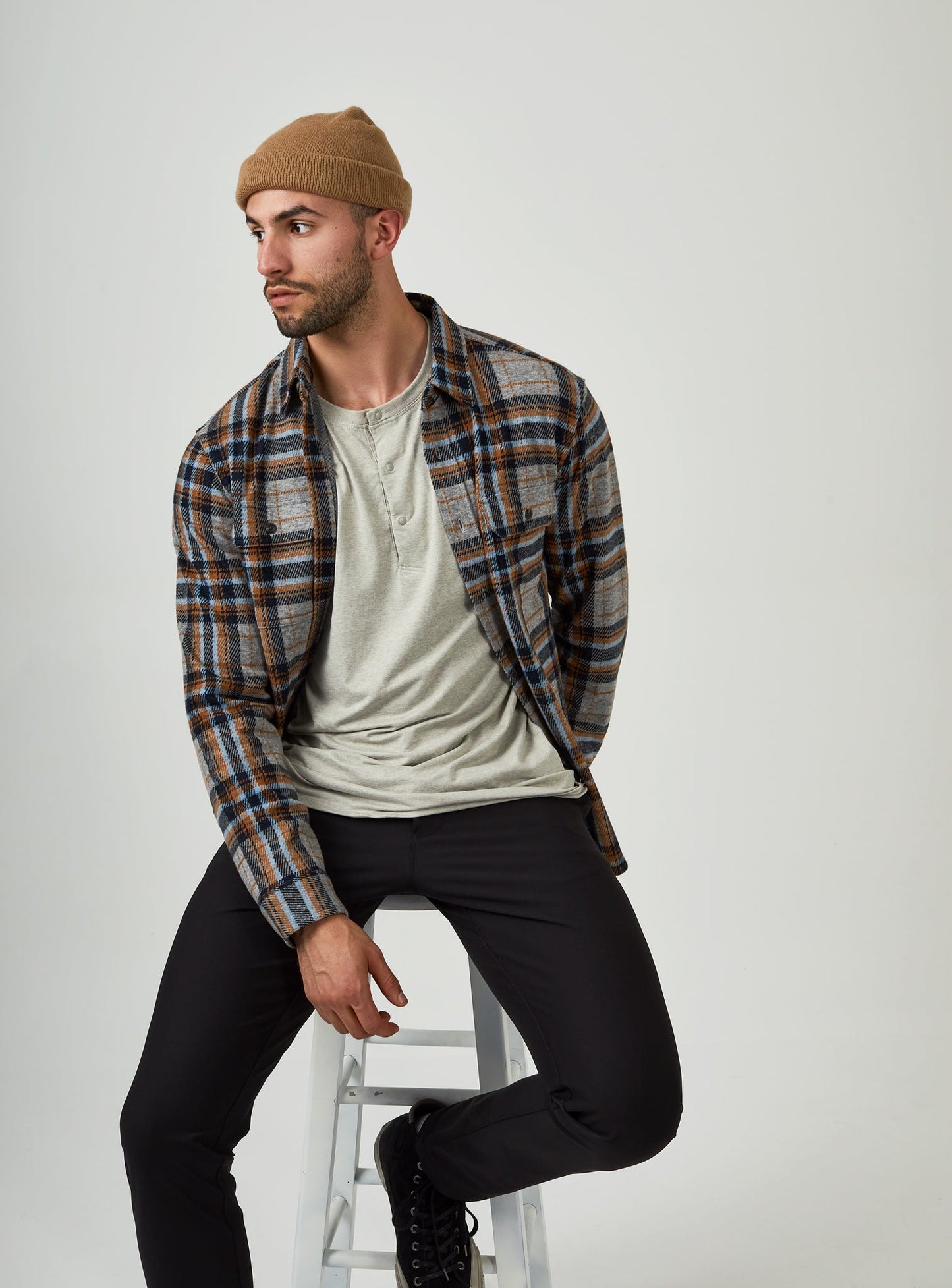 light-grey-7407