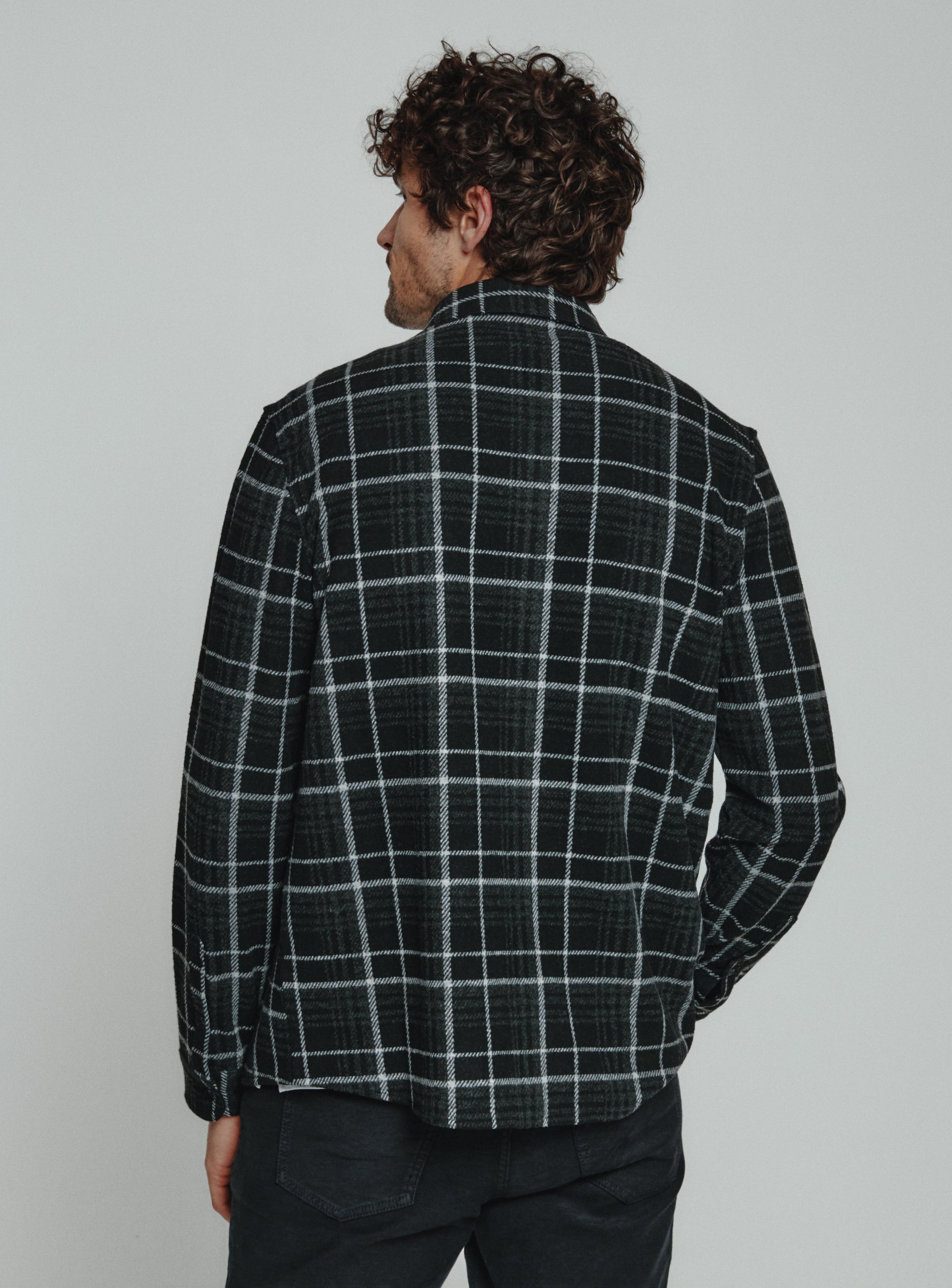 black-7673