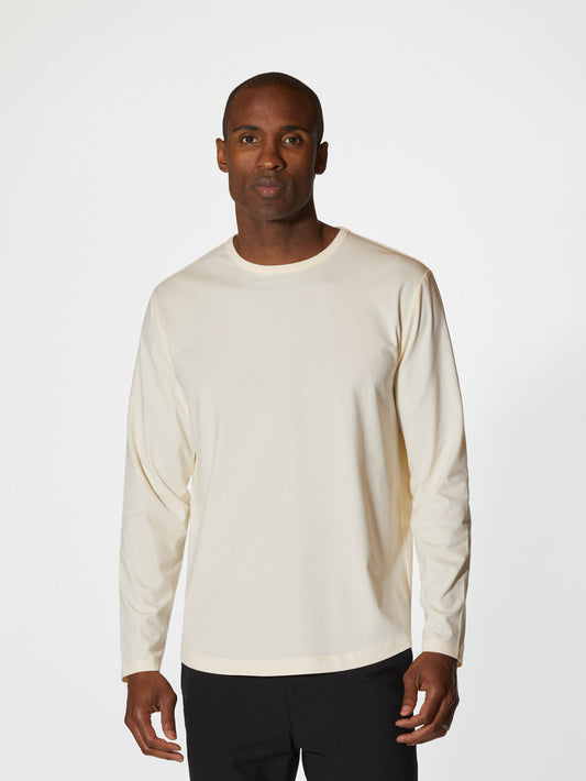 [info]--Isa is 6'3, 180lbs and wears a size L