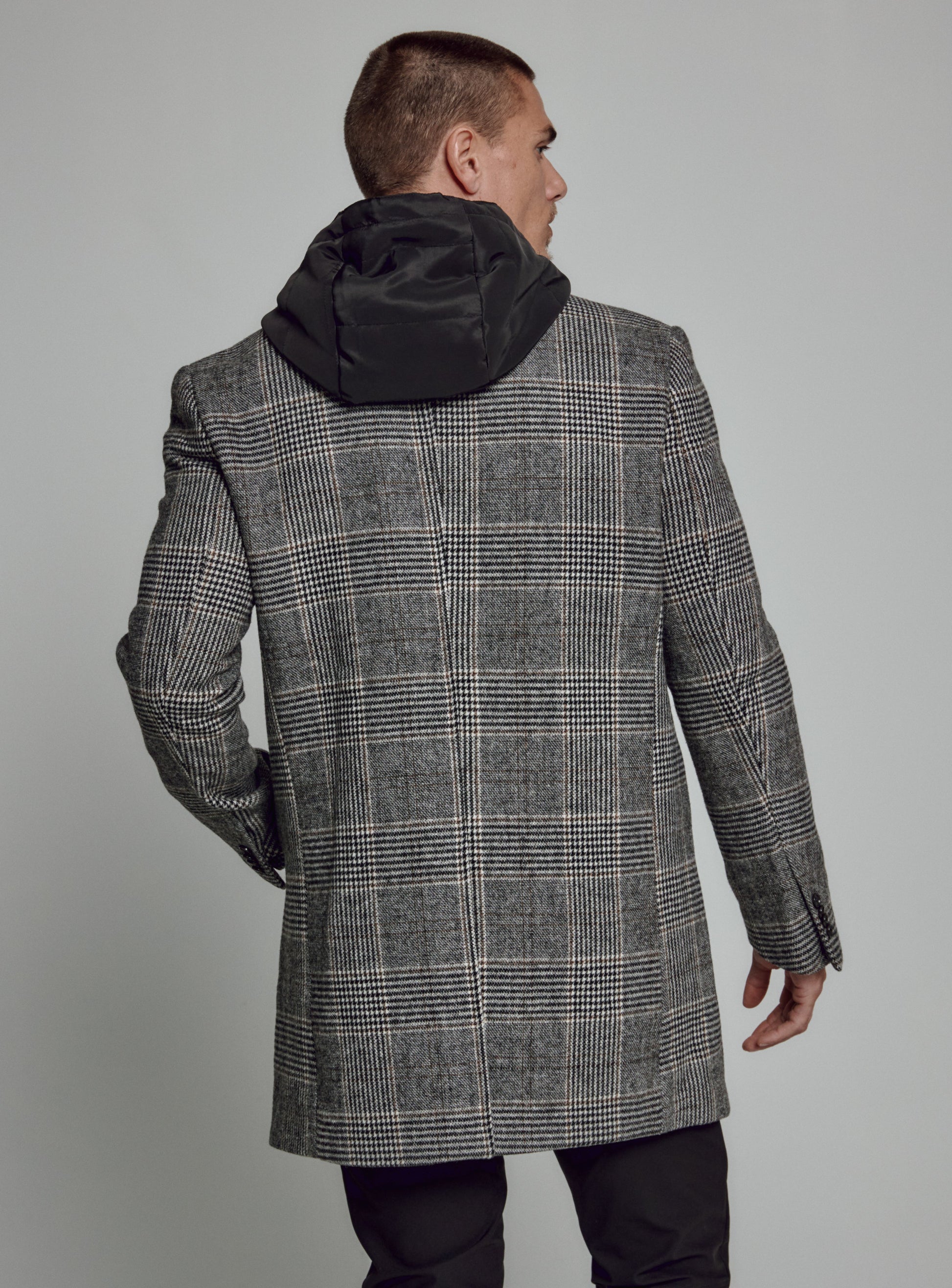 black-8405