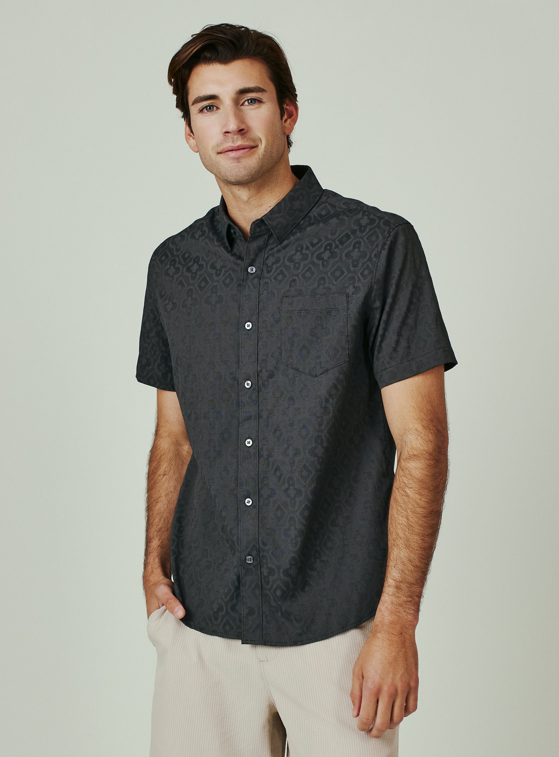 black-7523