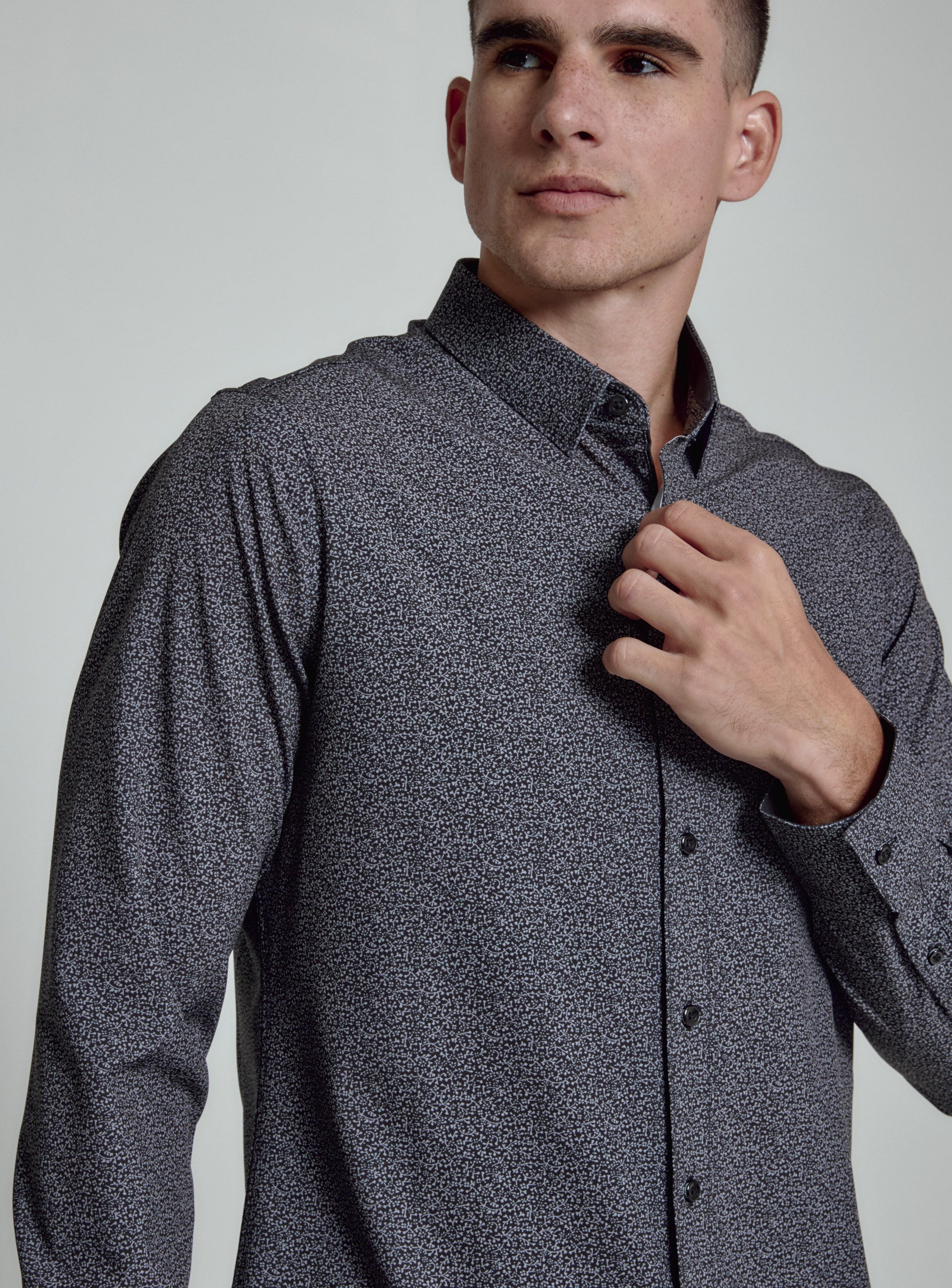 black-7883