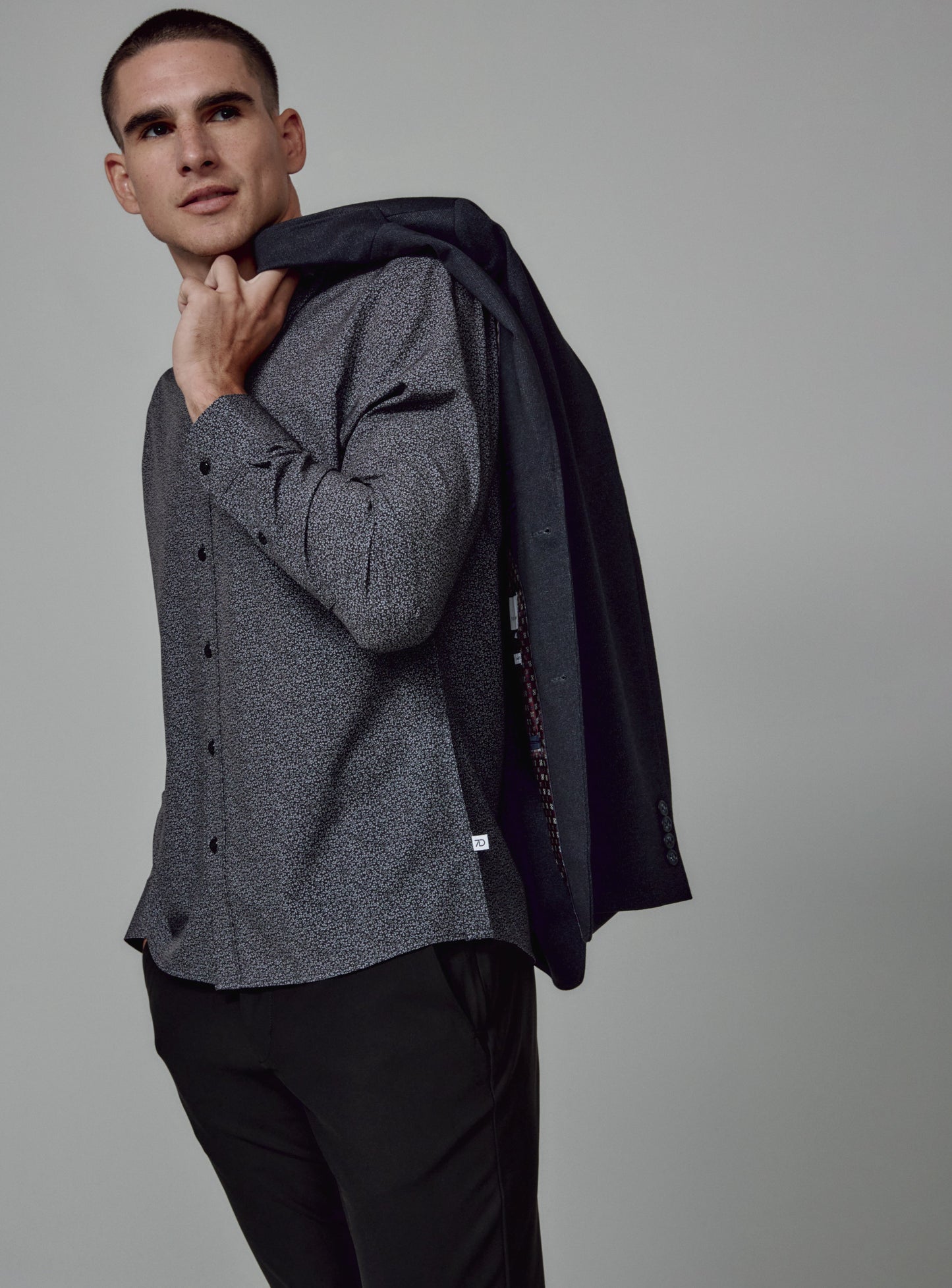 black-7883
