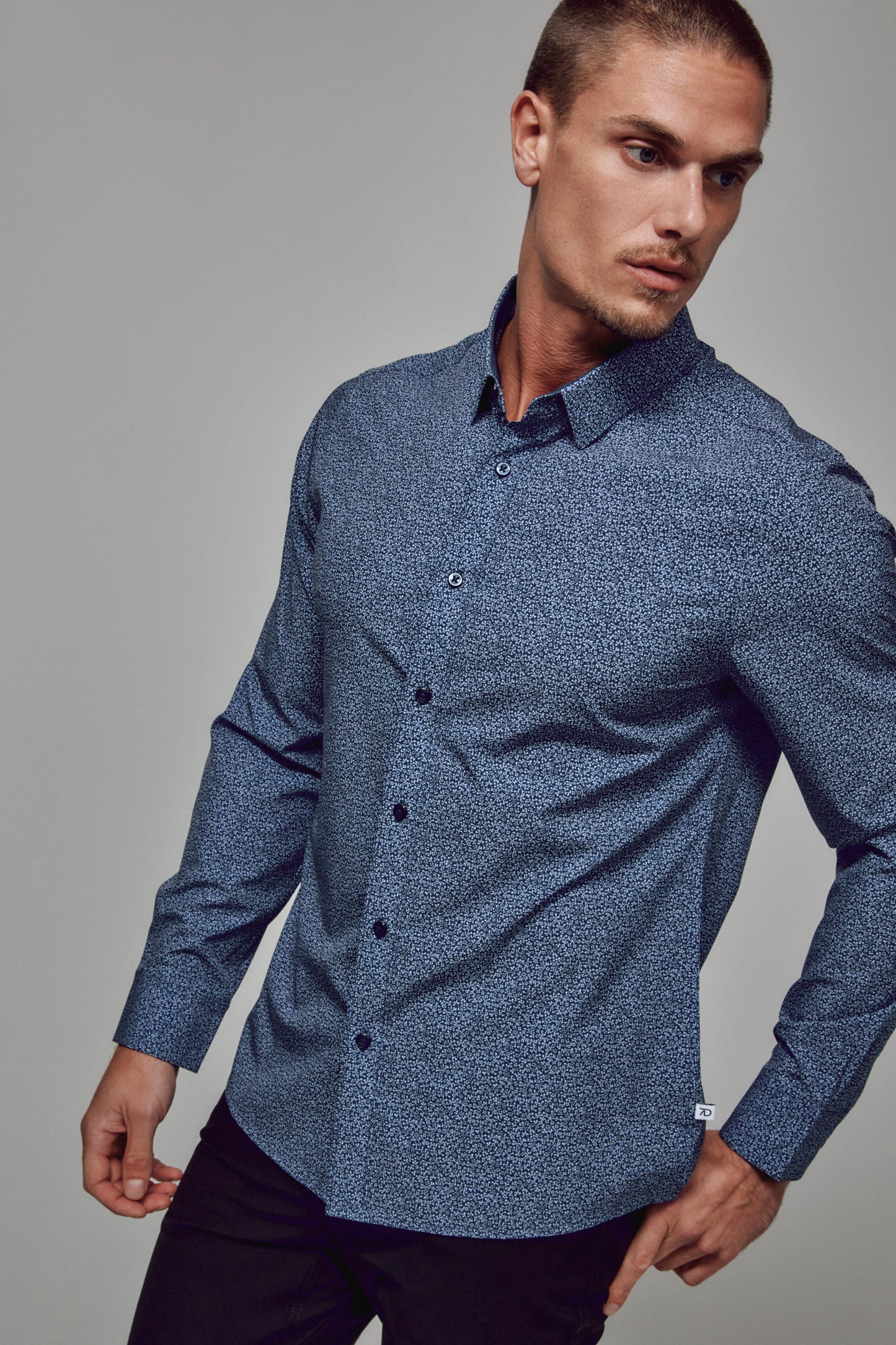 navy-7883
