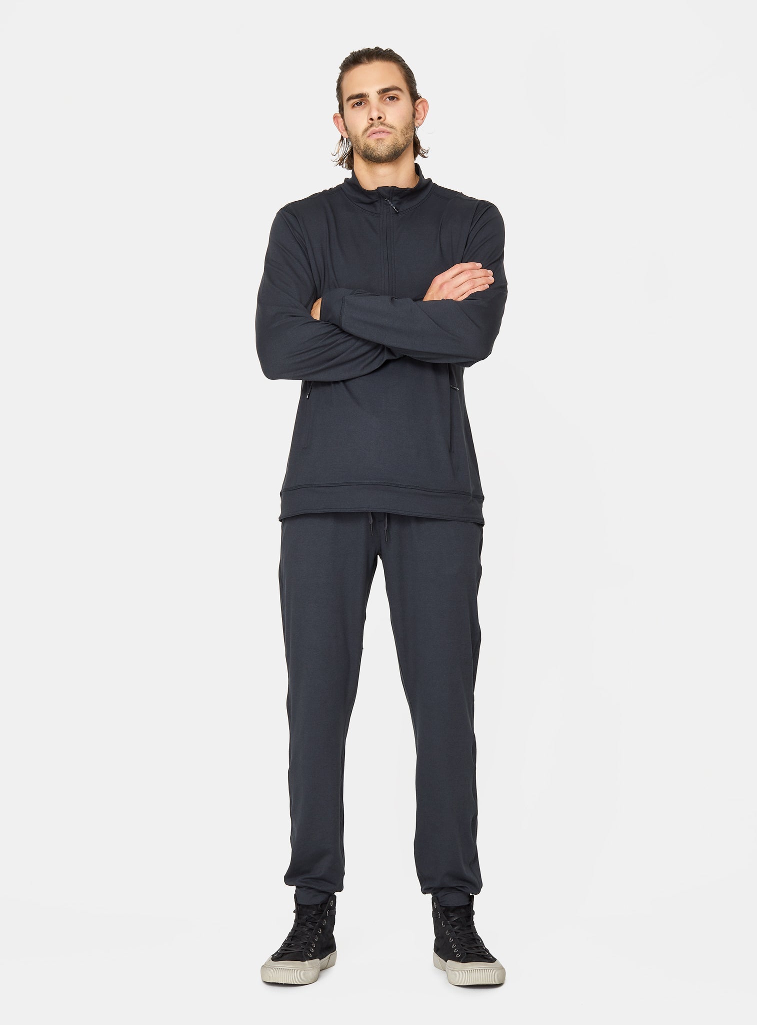 heather-black-1004