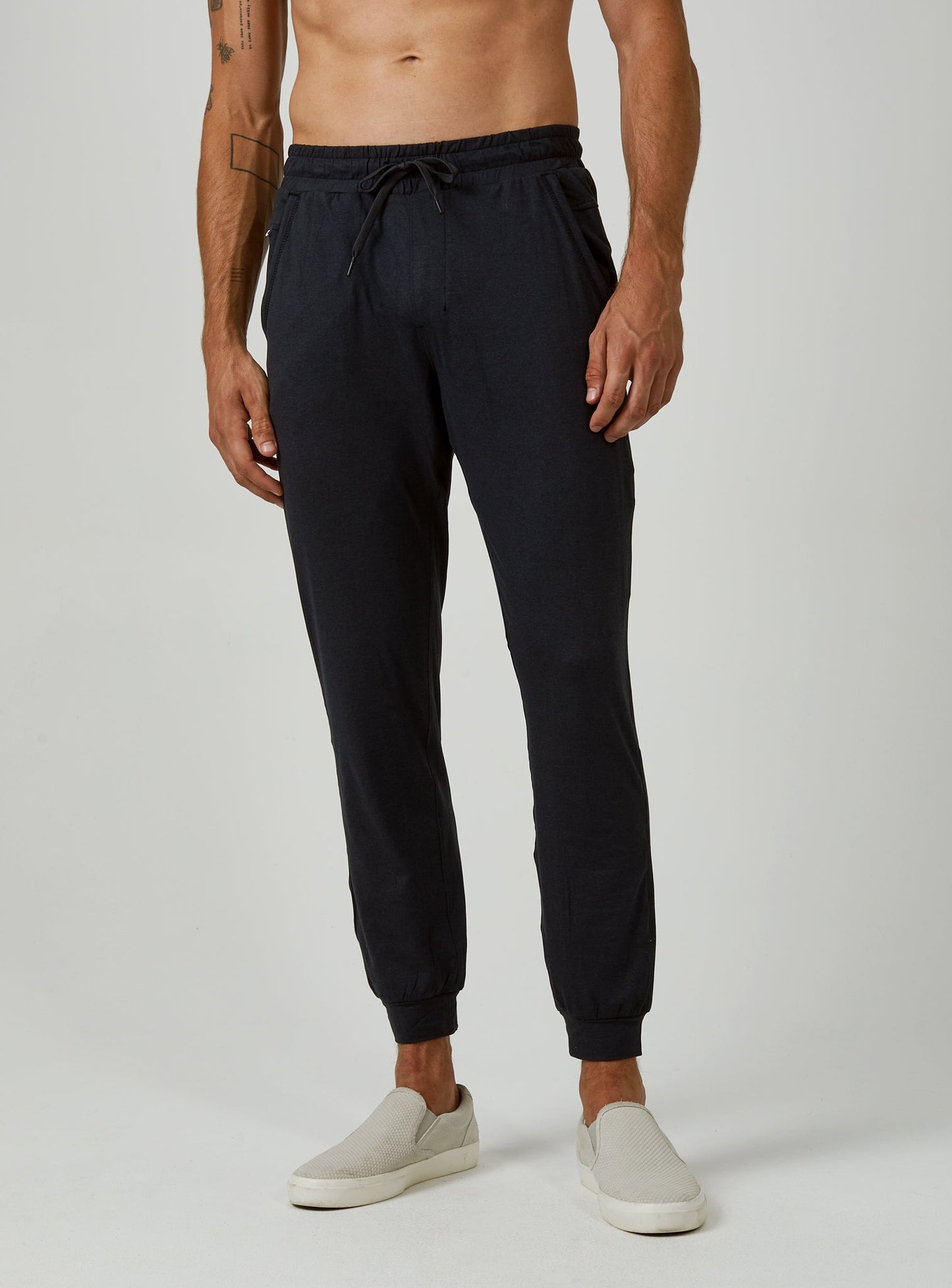 heather-black-1008