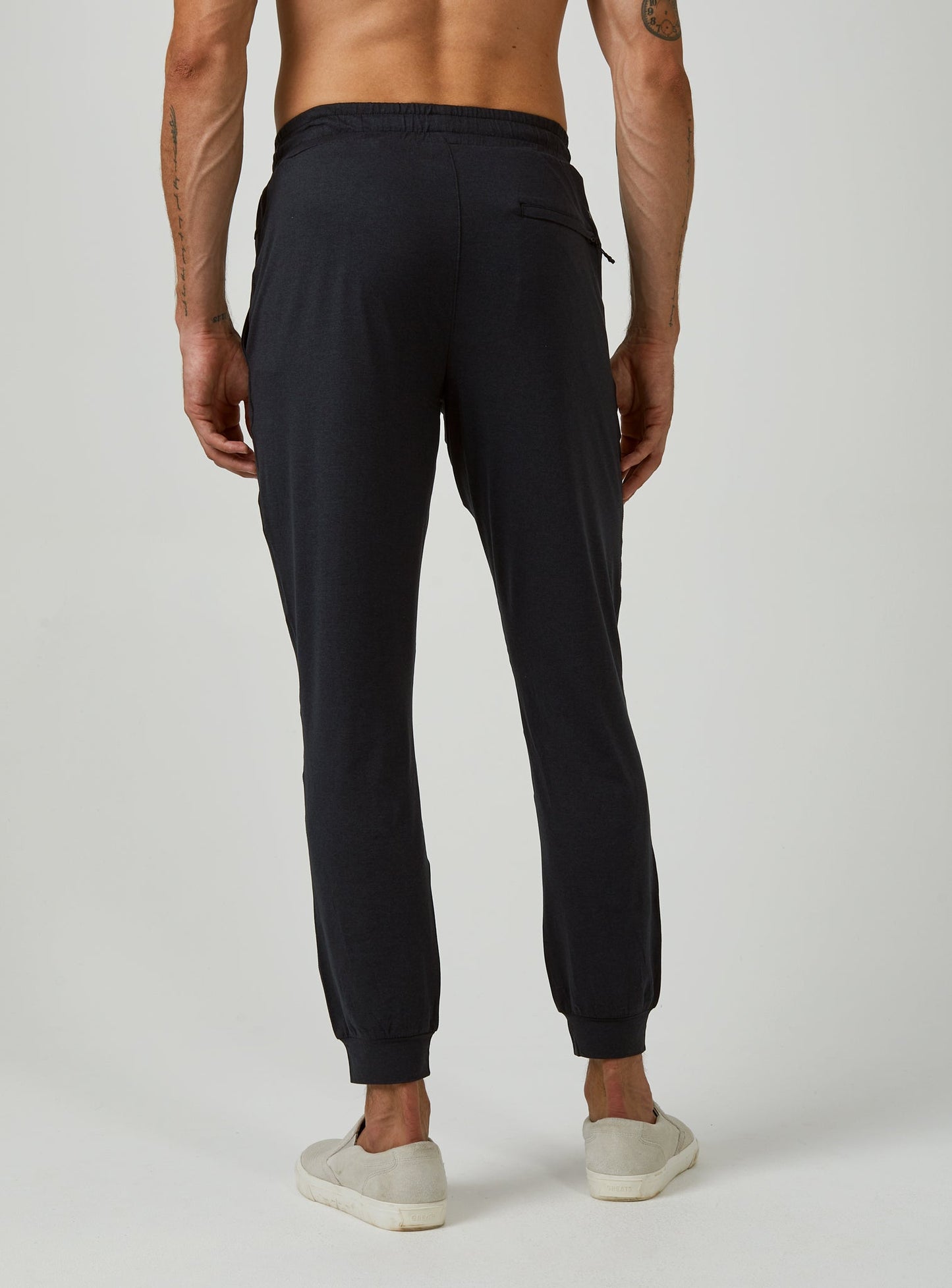 heather-black-1008