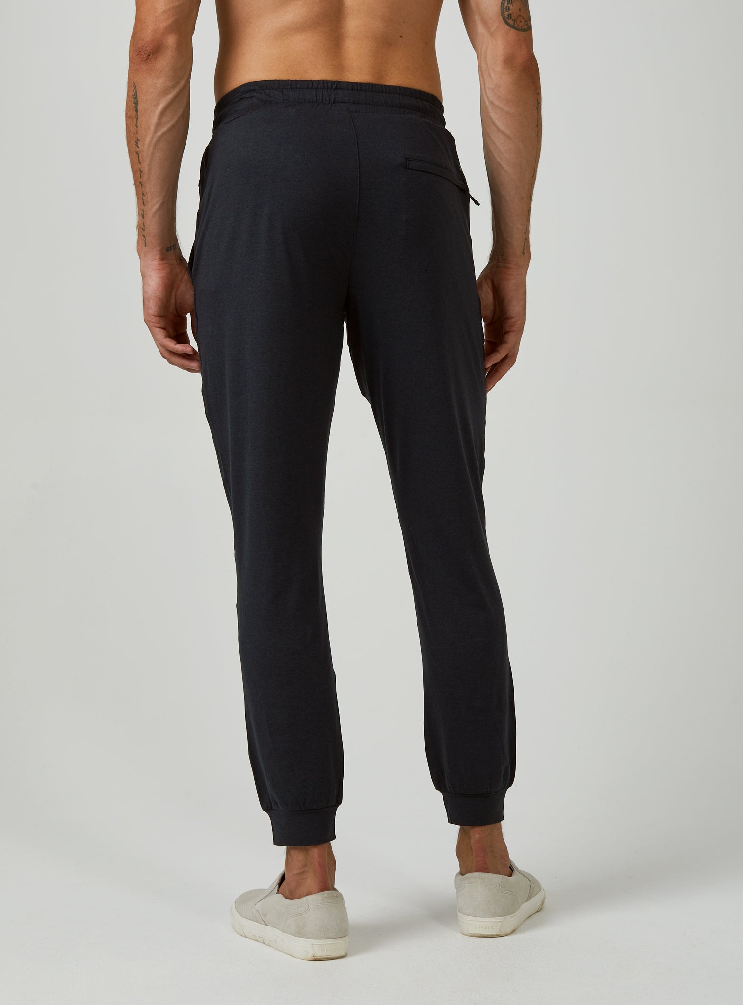 heather-black-1008