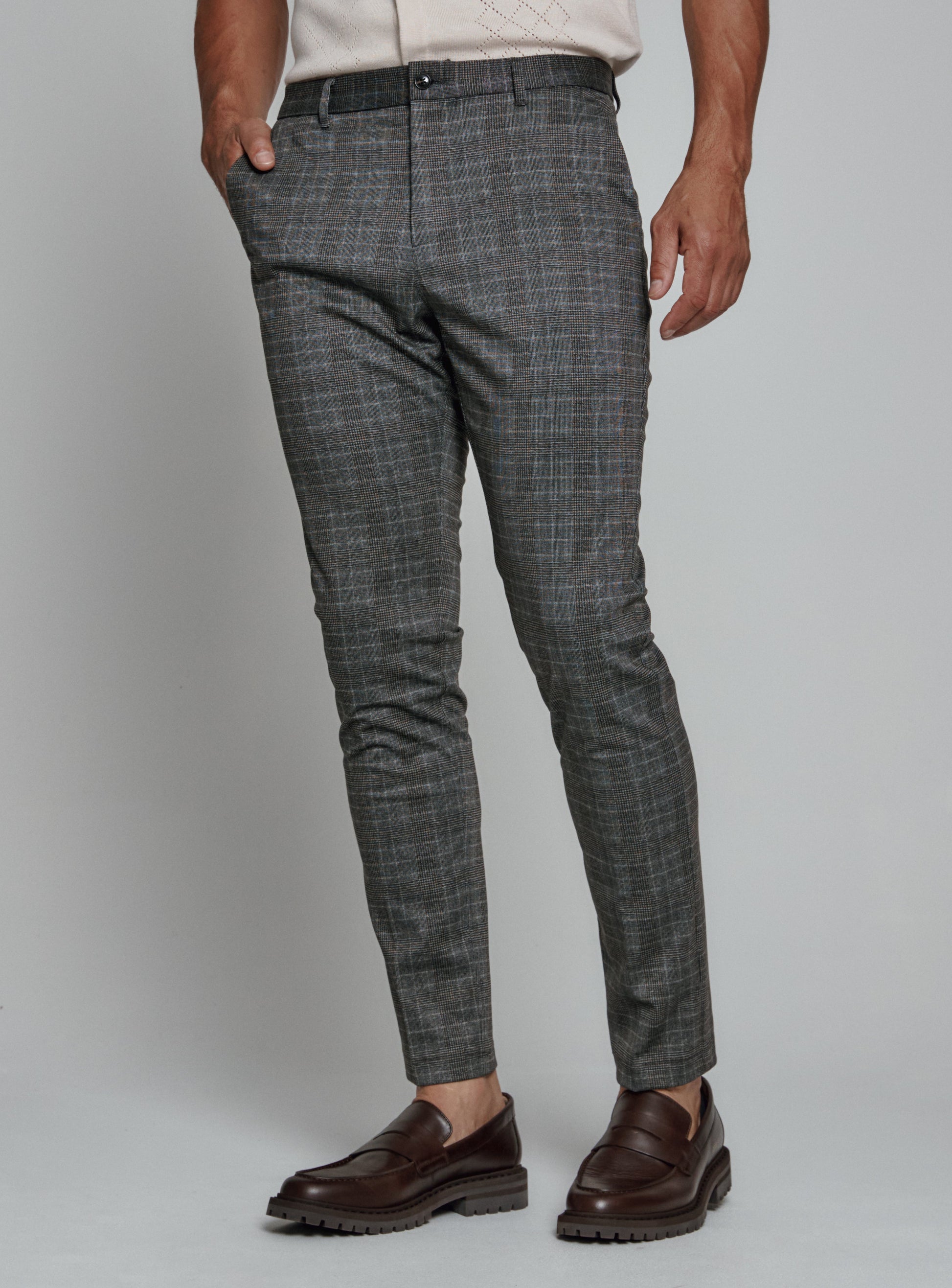 black-9070