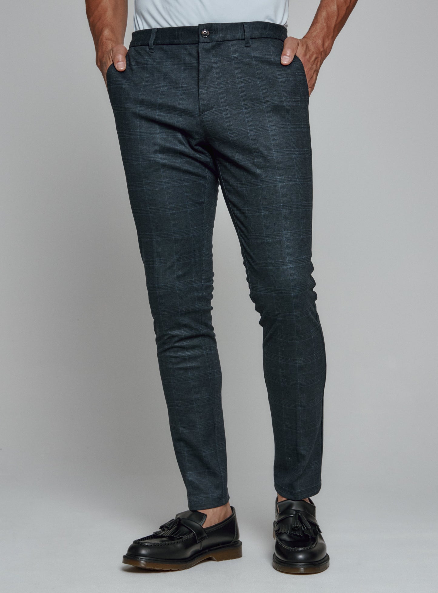 navy-9077