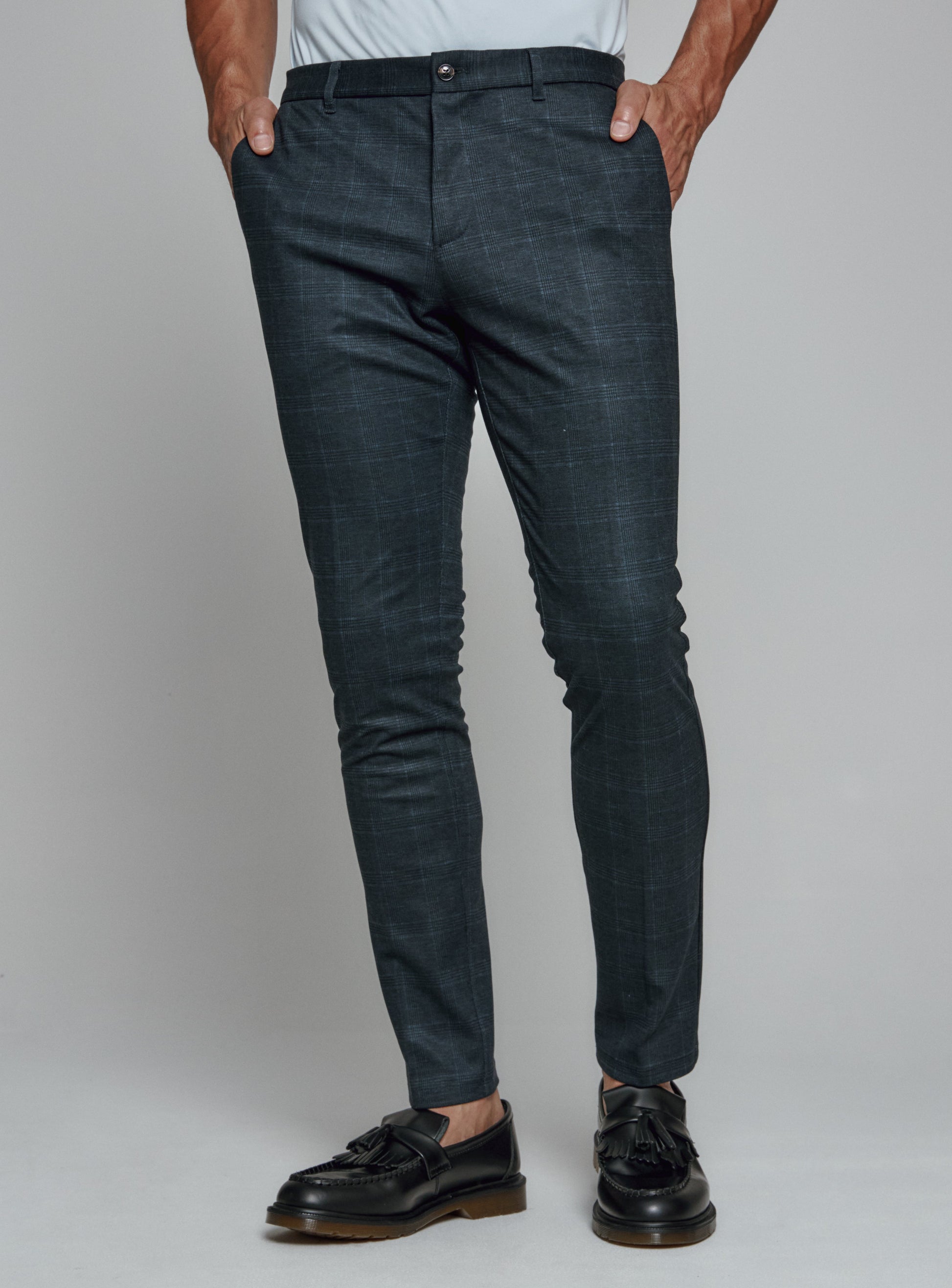 navy-9077