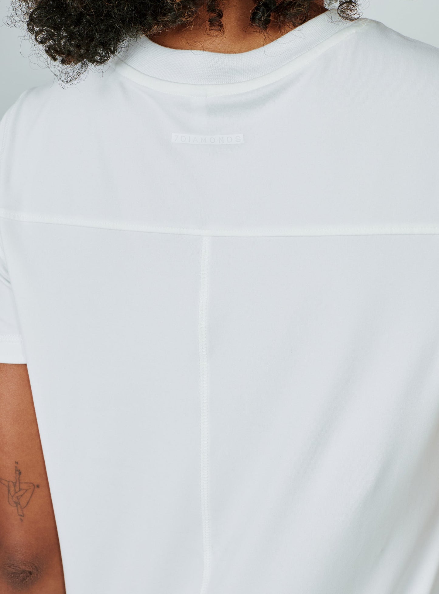 white-8000