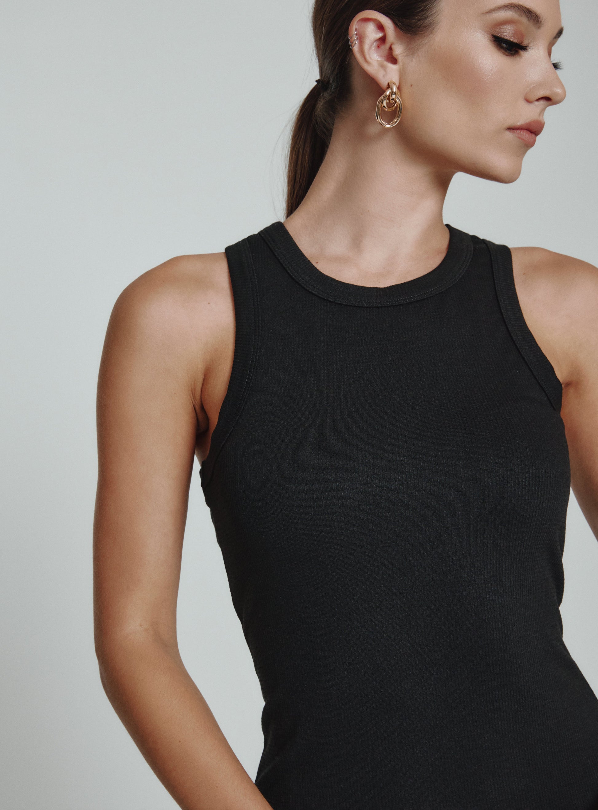 black-8002