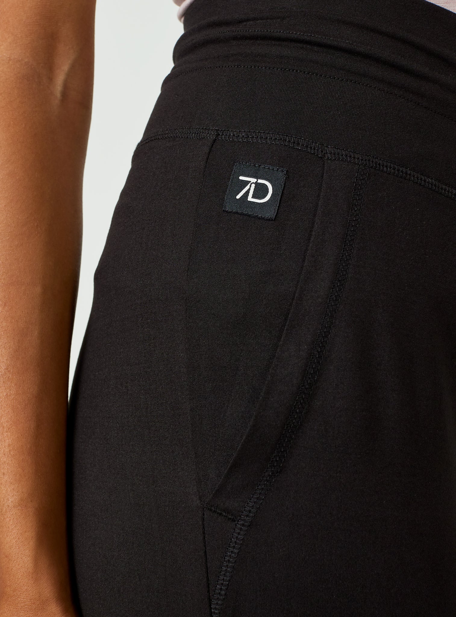 black-3000