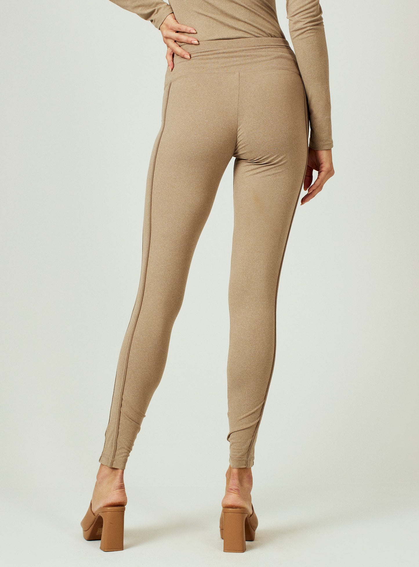 heather-sand-3001