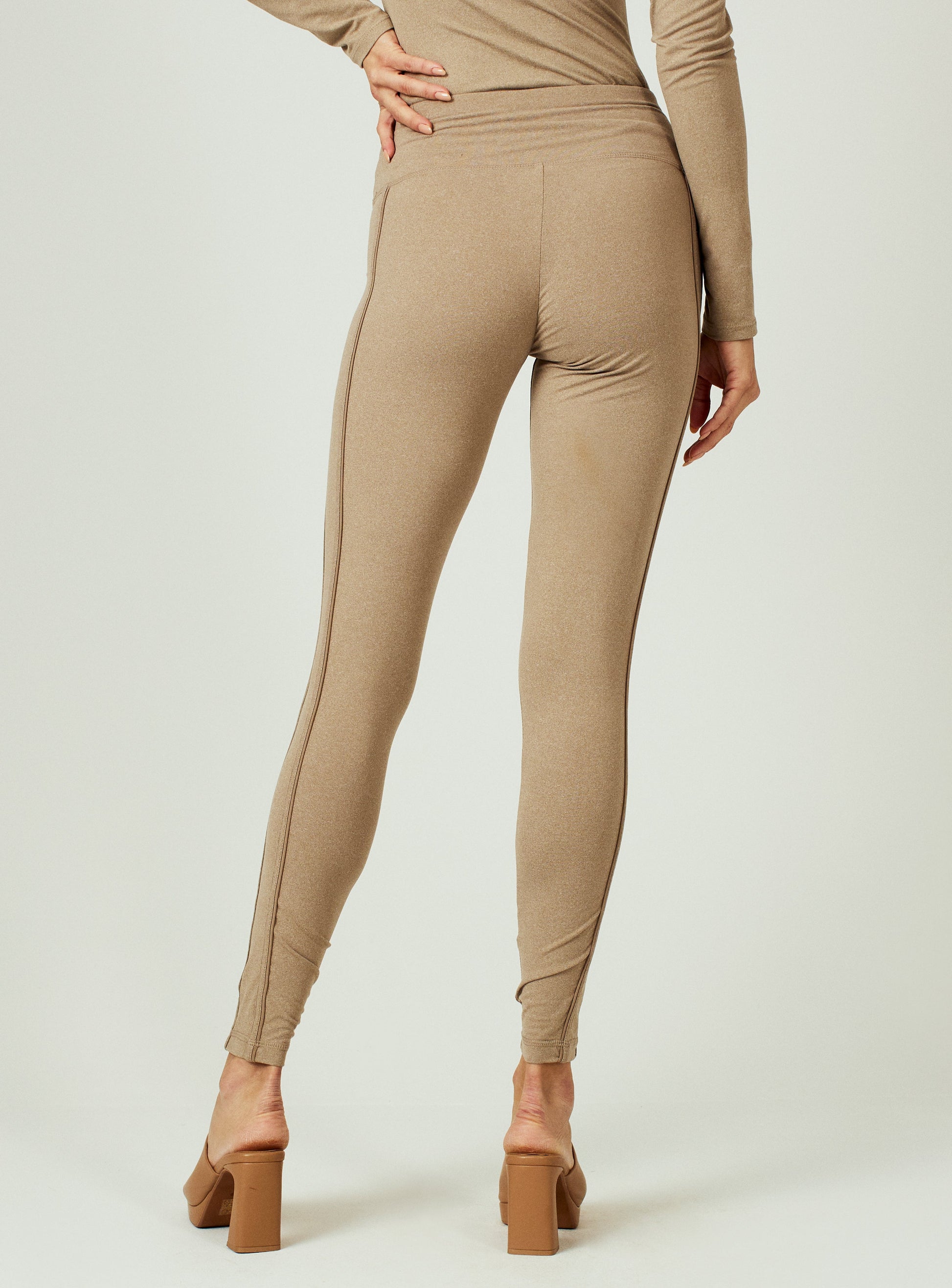 heather-sand-3001