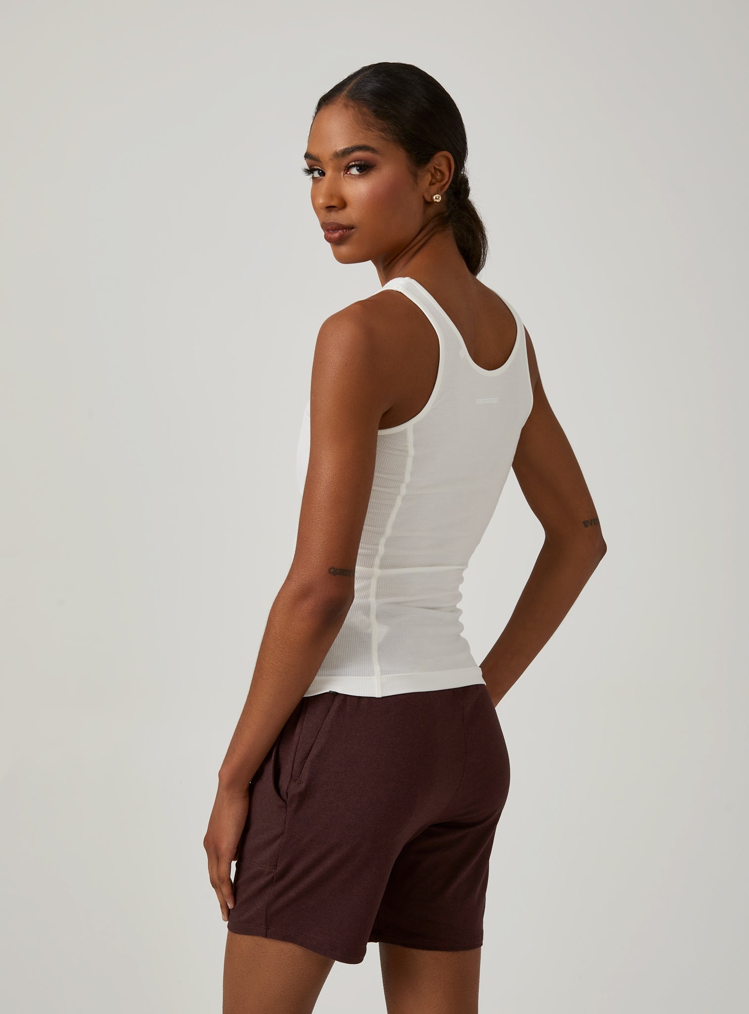 white-1002