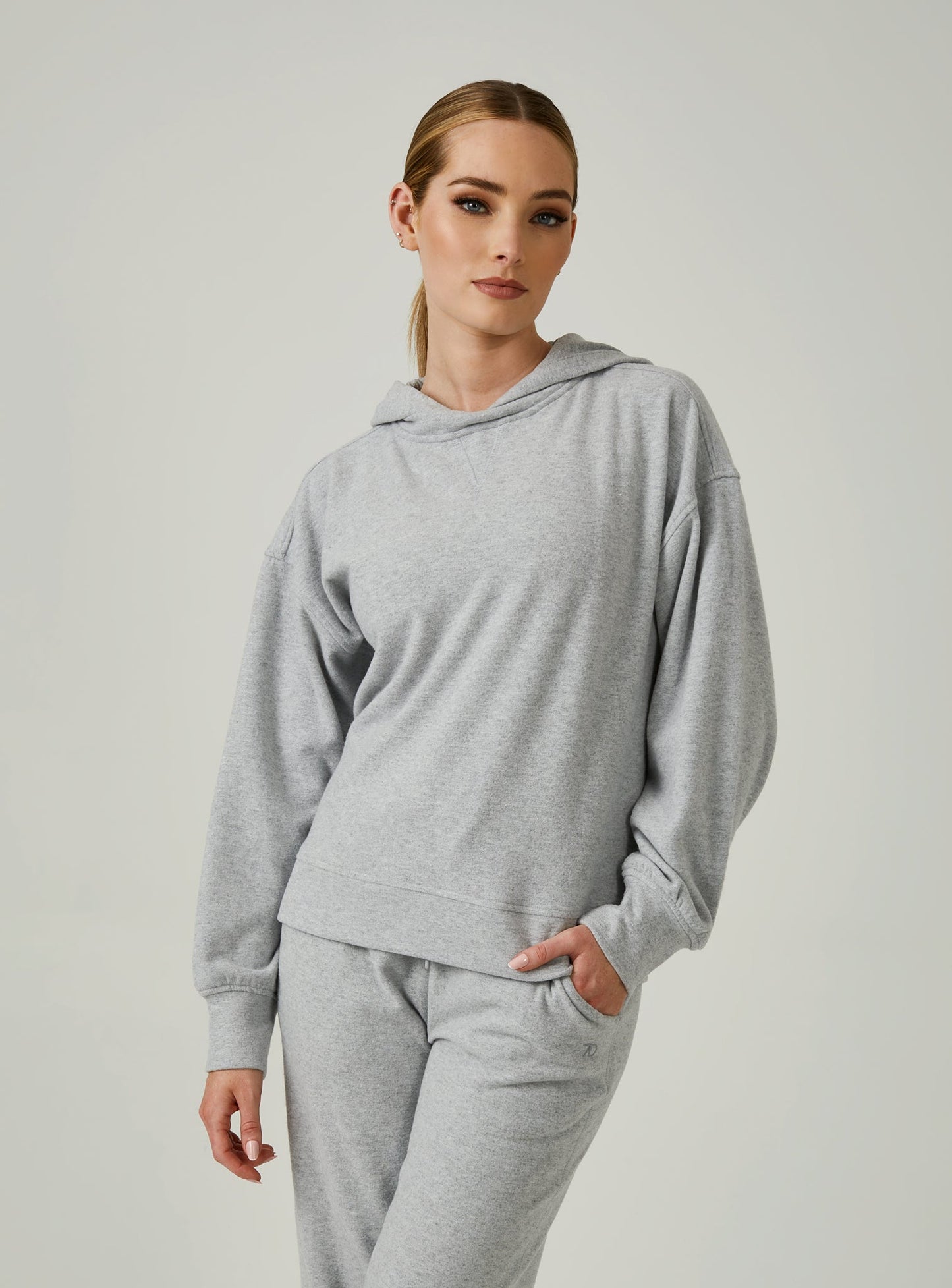 grey-4002