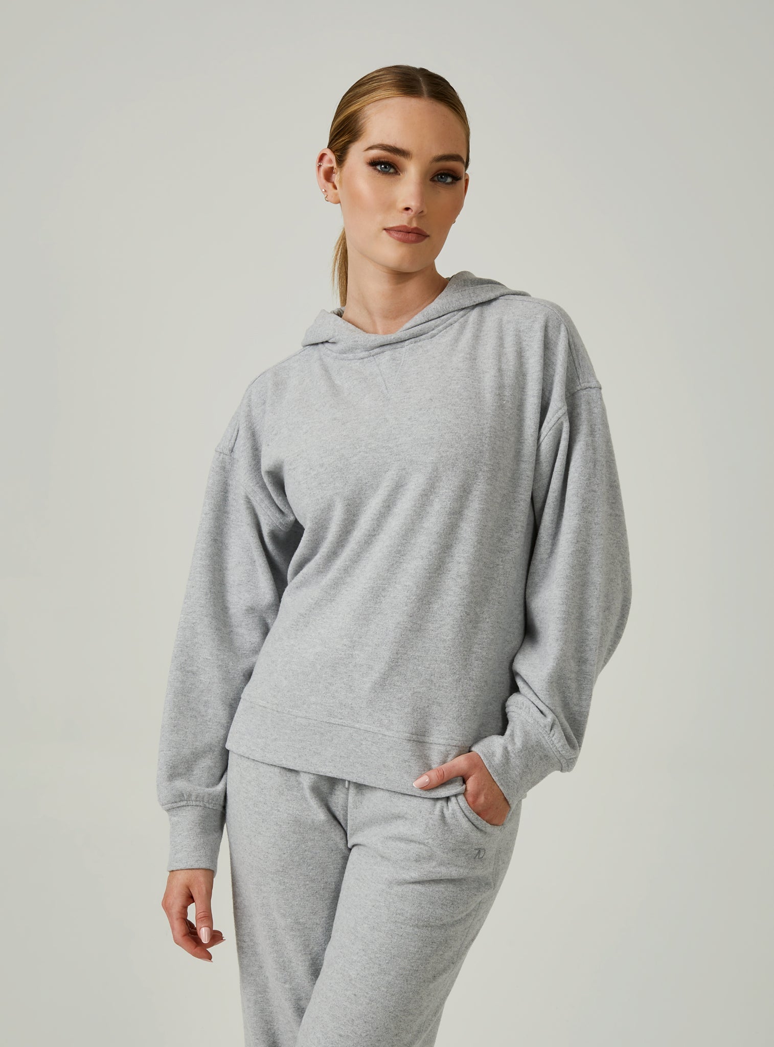 grey-4002