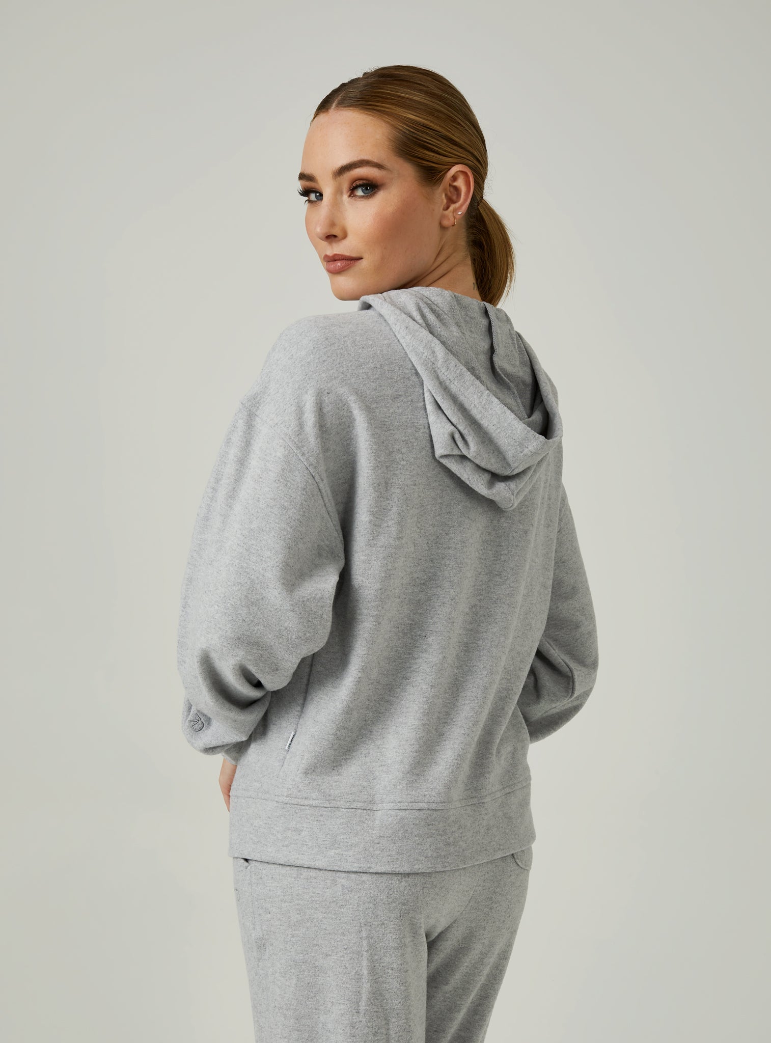 grey-4002