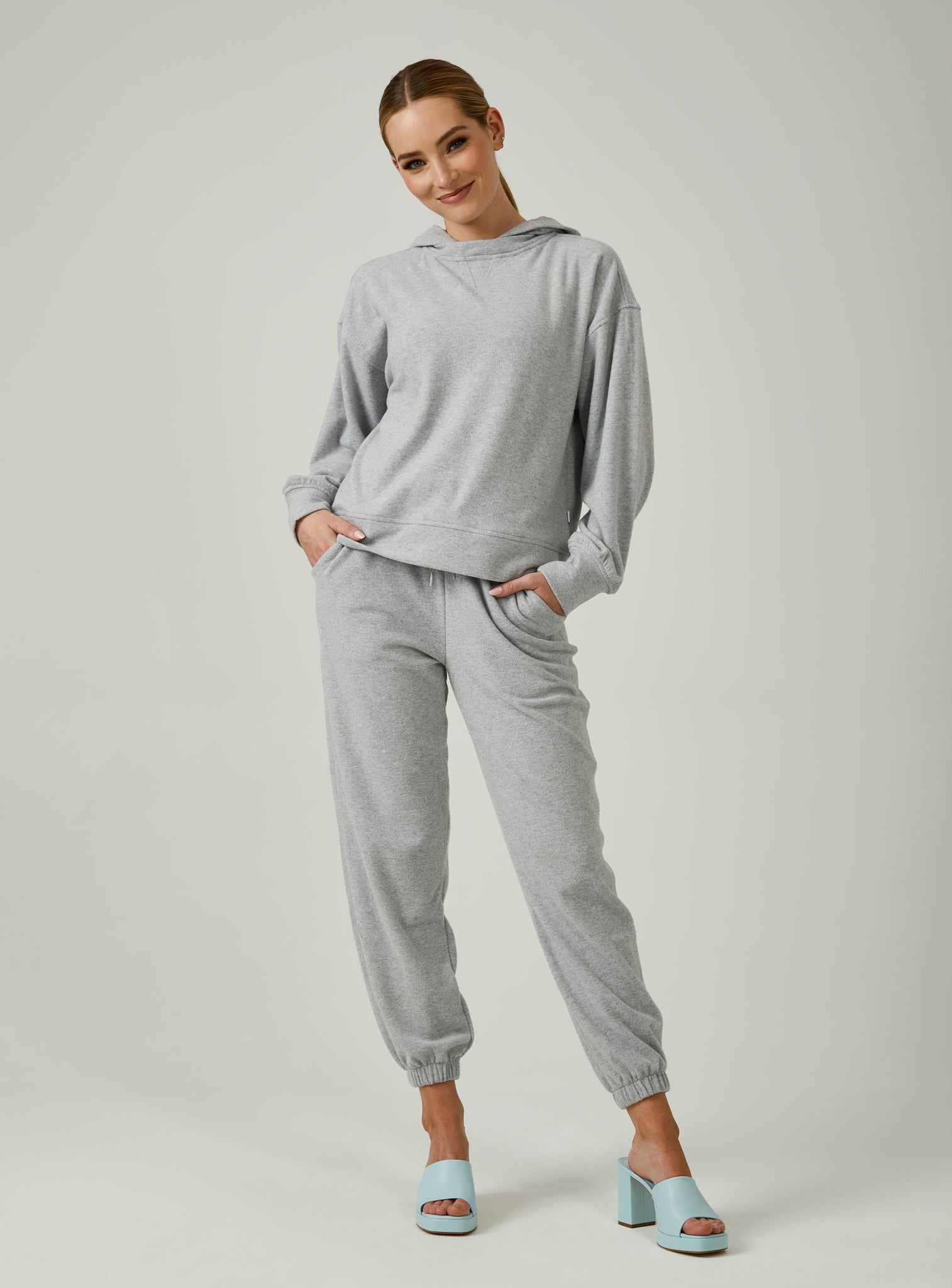 grey-4002