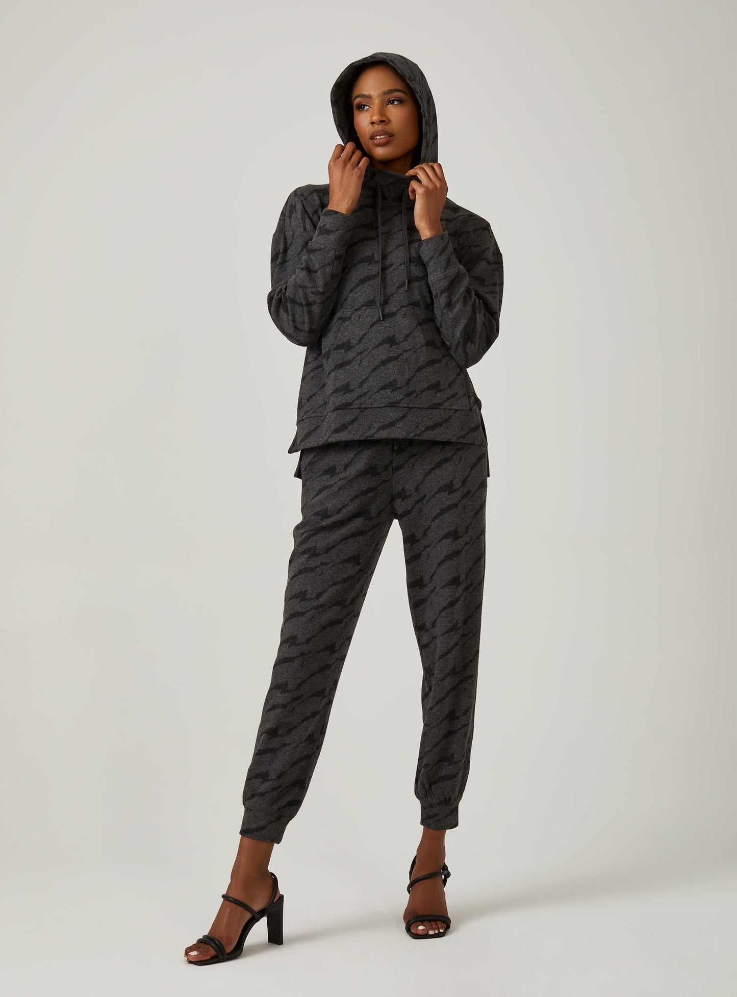 charcoal-4003