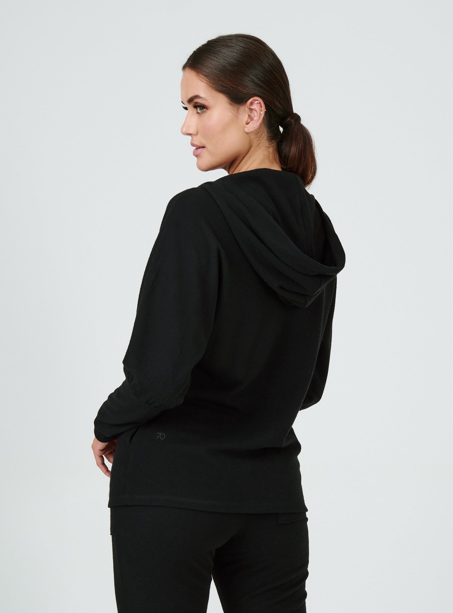 black-4004