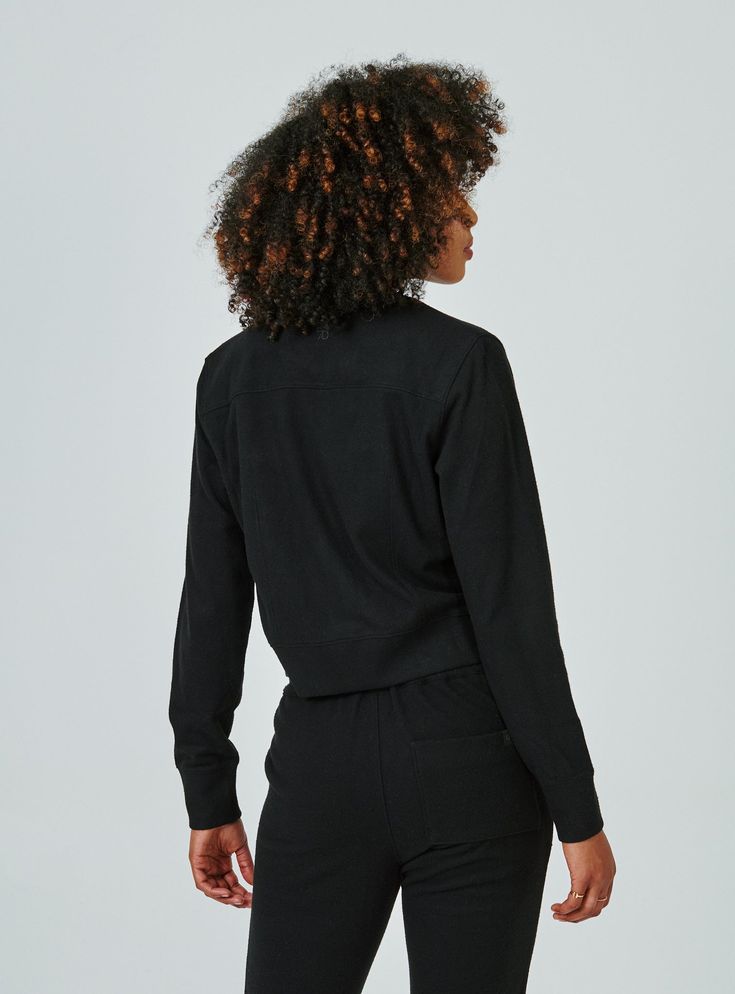 black-1000
