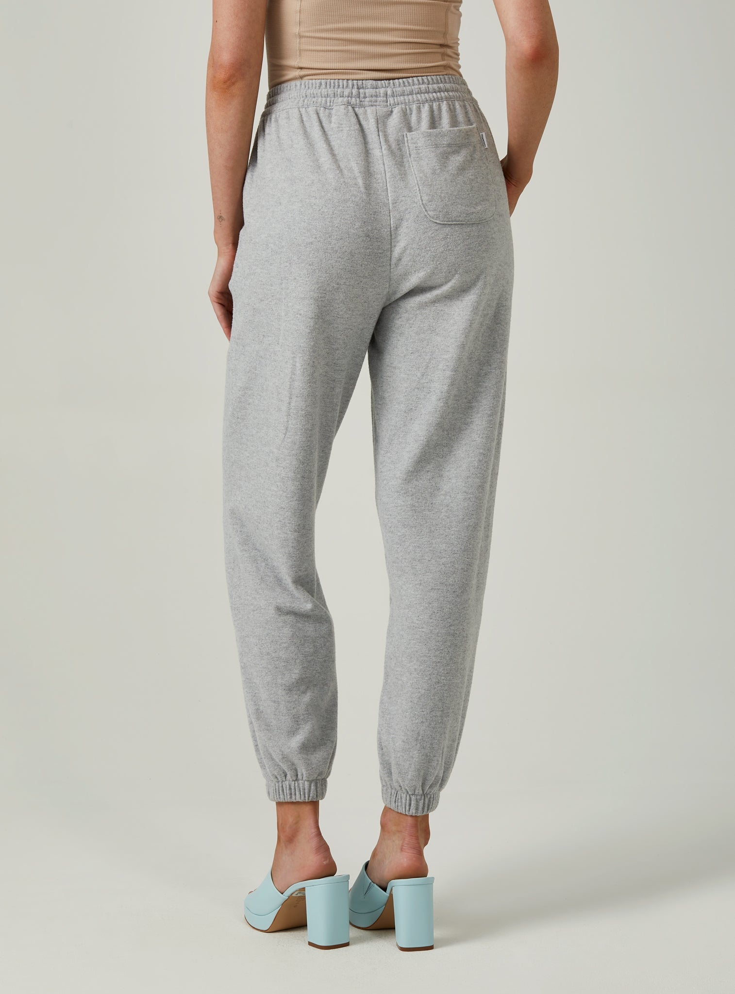 grey-3002