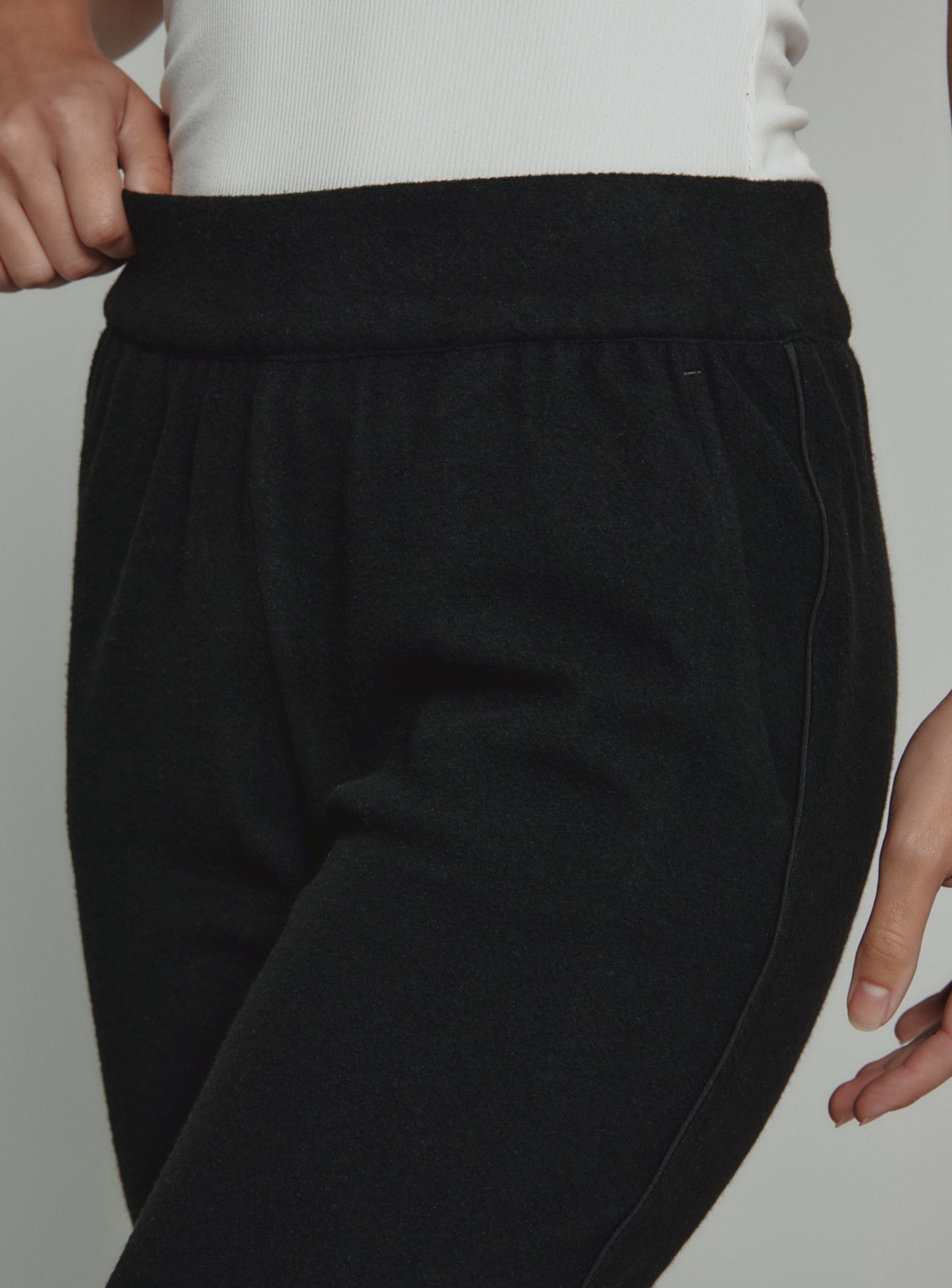 black-3004