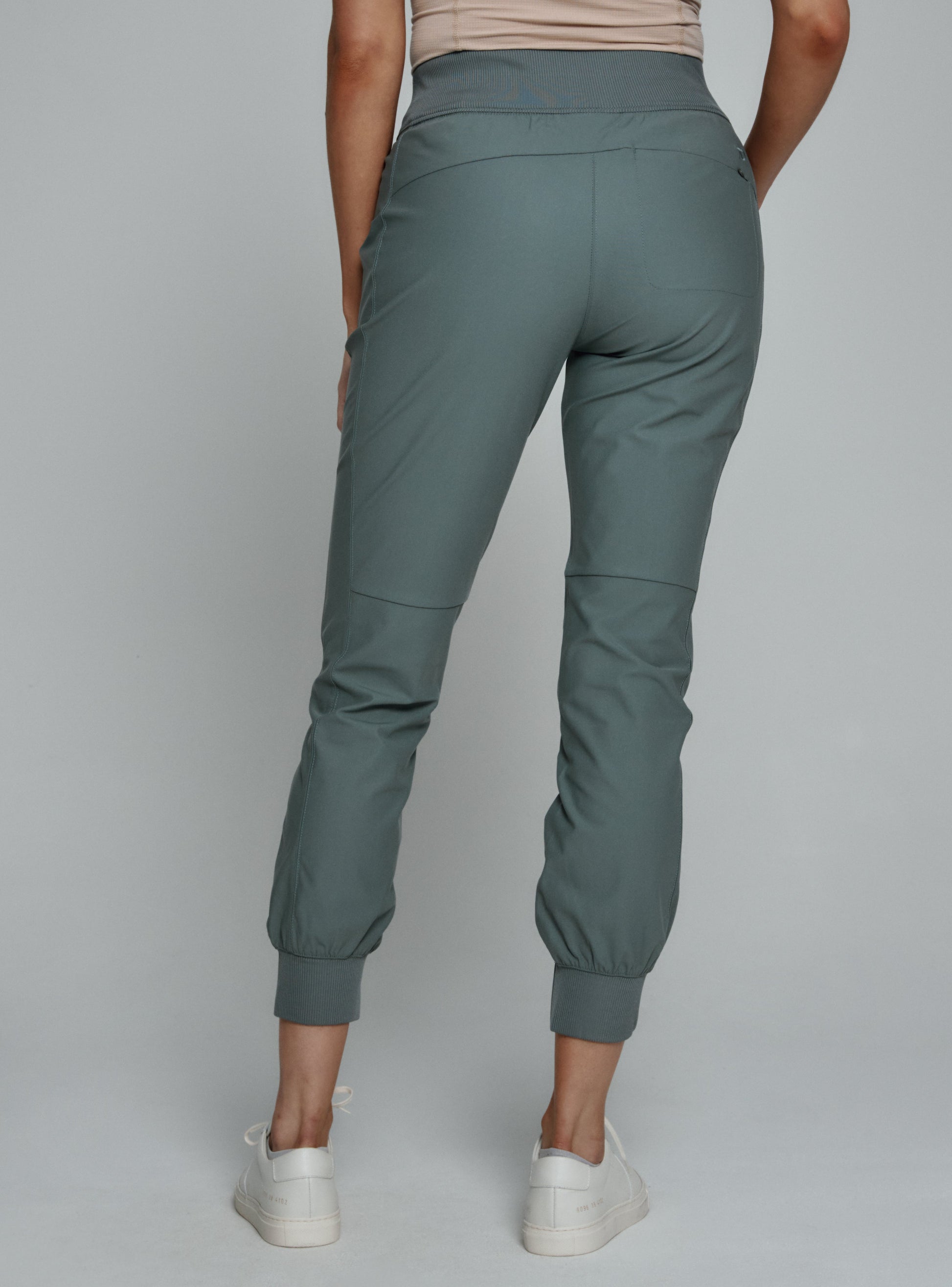 sage-blue-5000