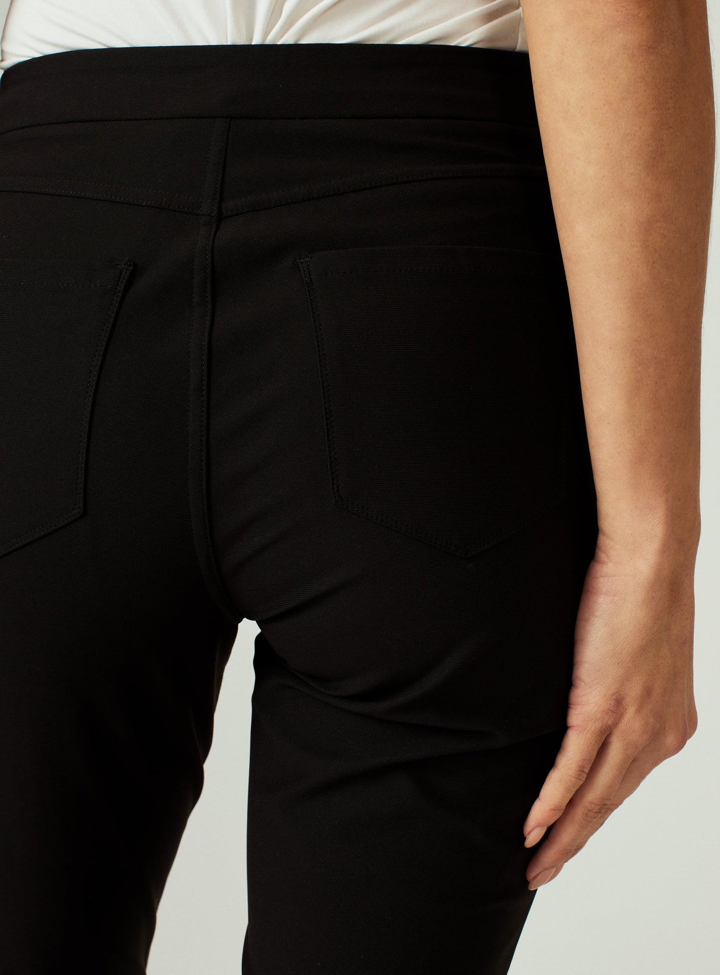 black-3000