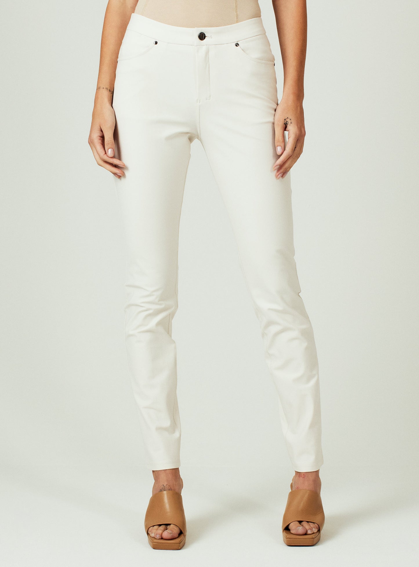 soft-white-3000