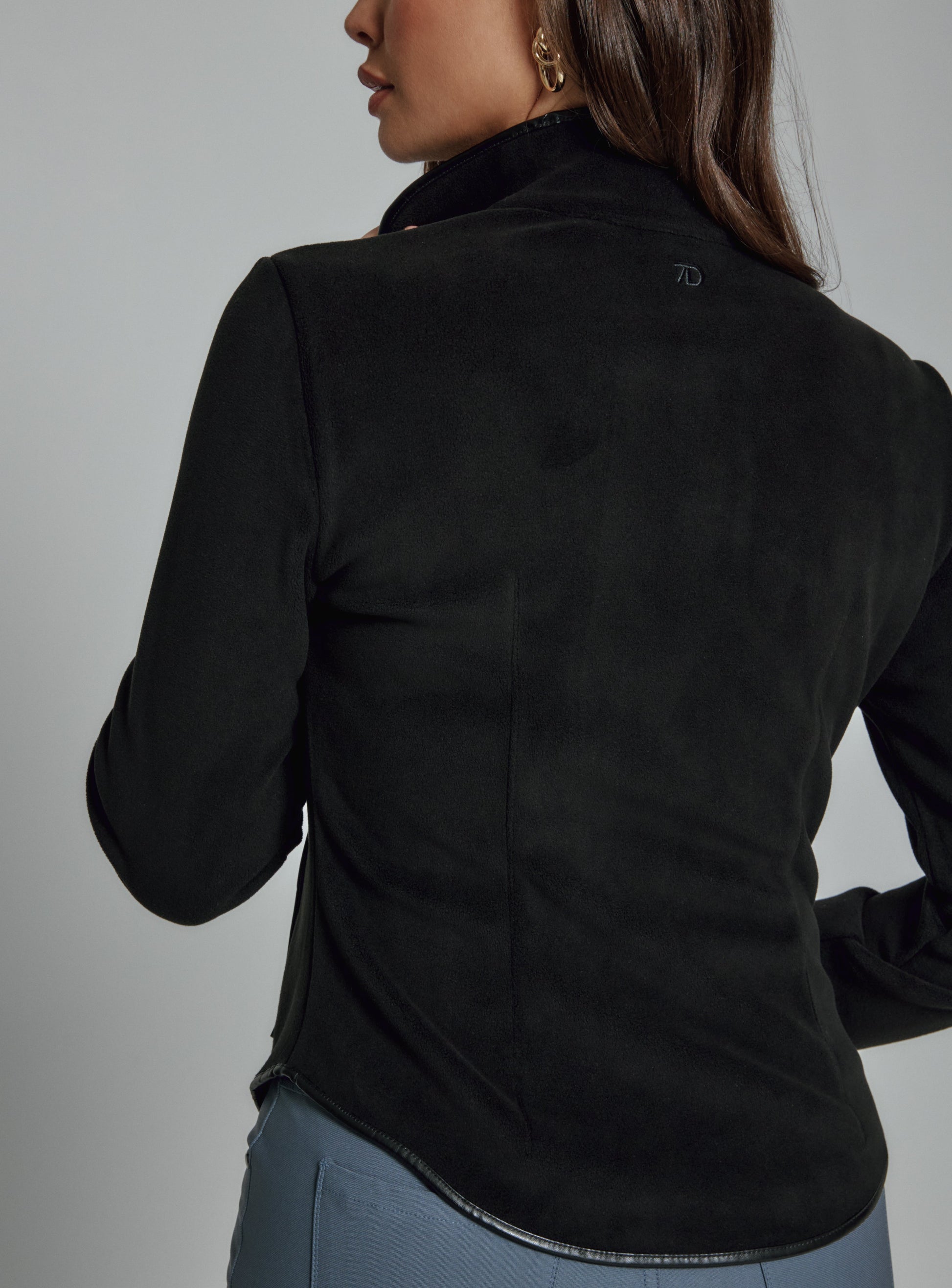 black-9032