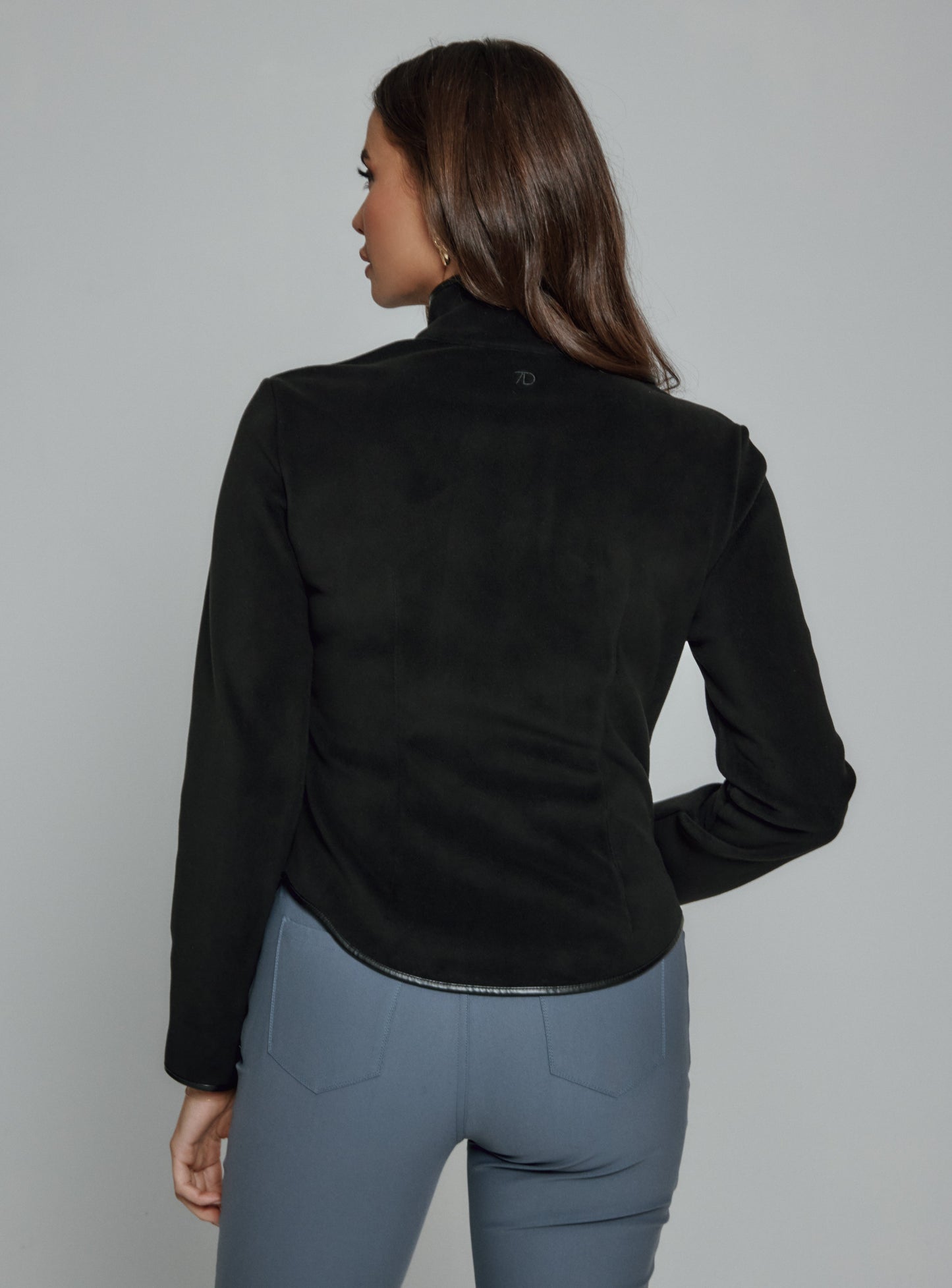 black-9032