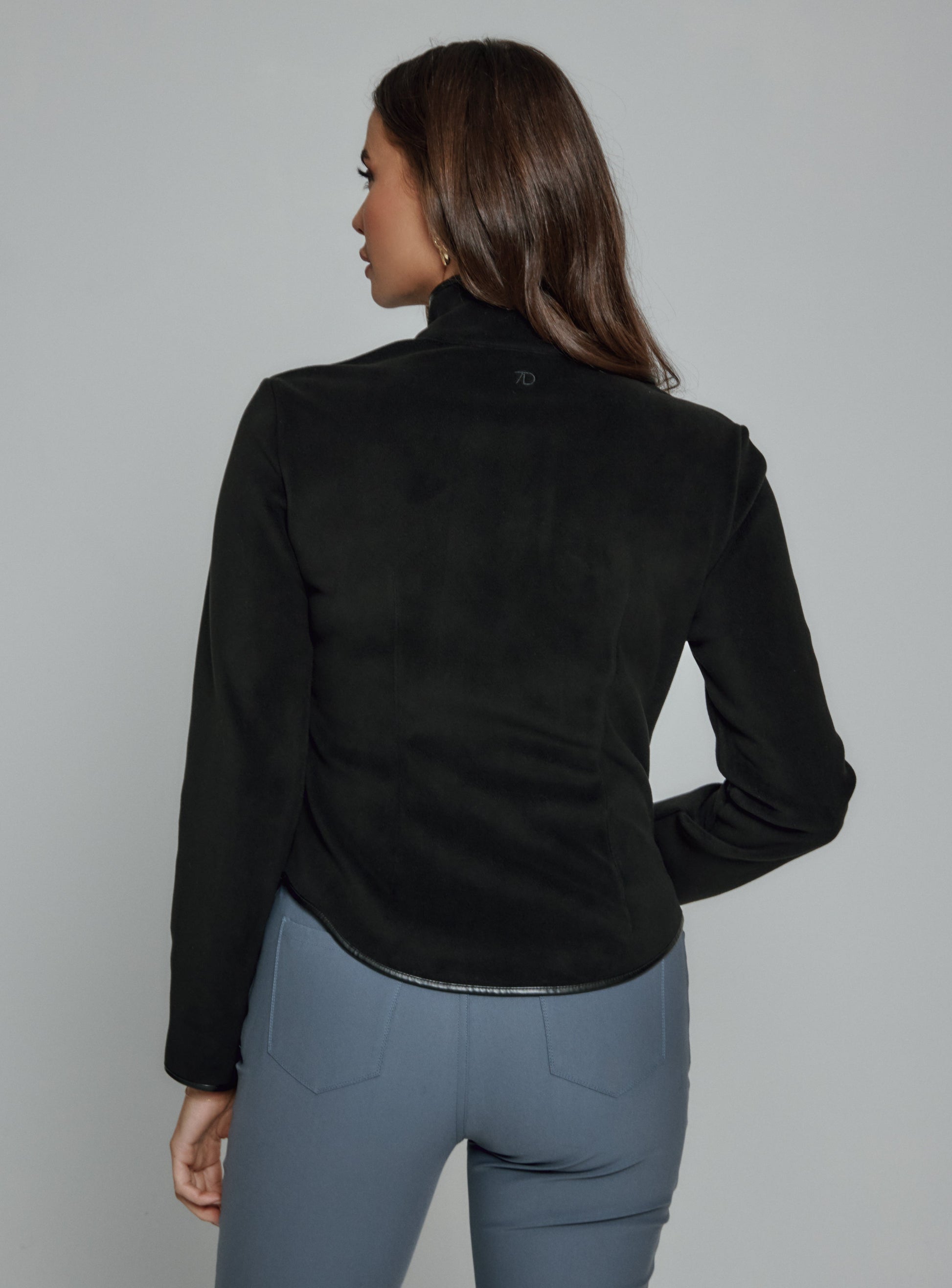 black-9032