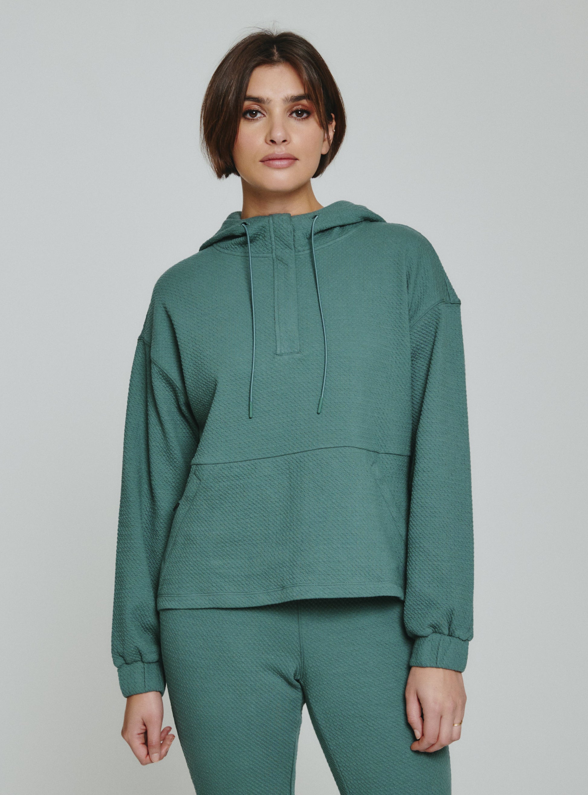 teal-4002