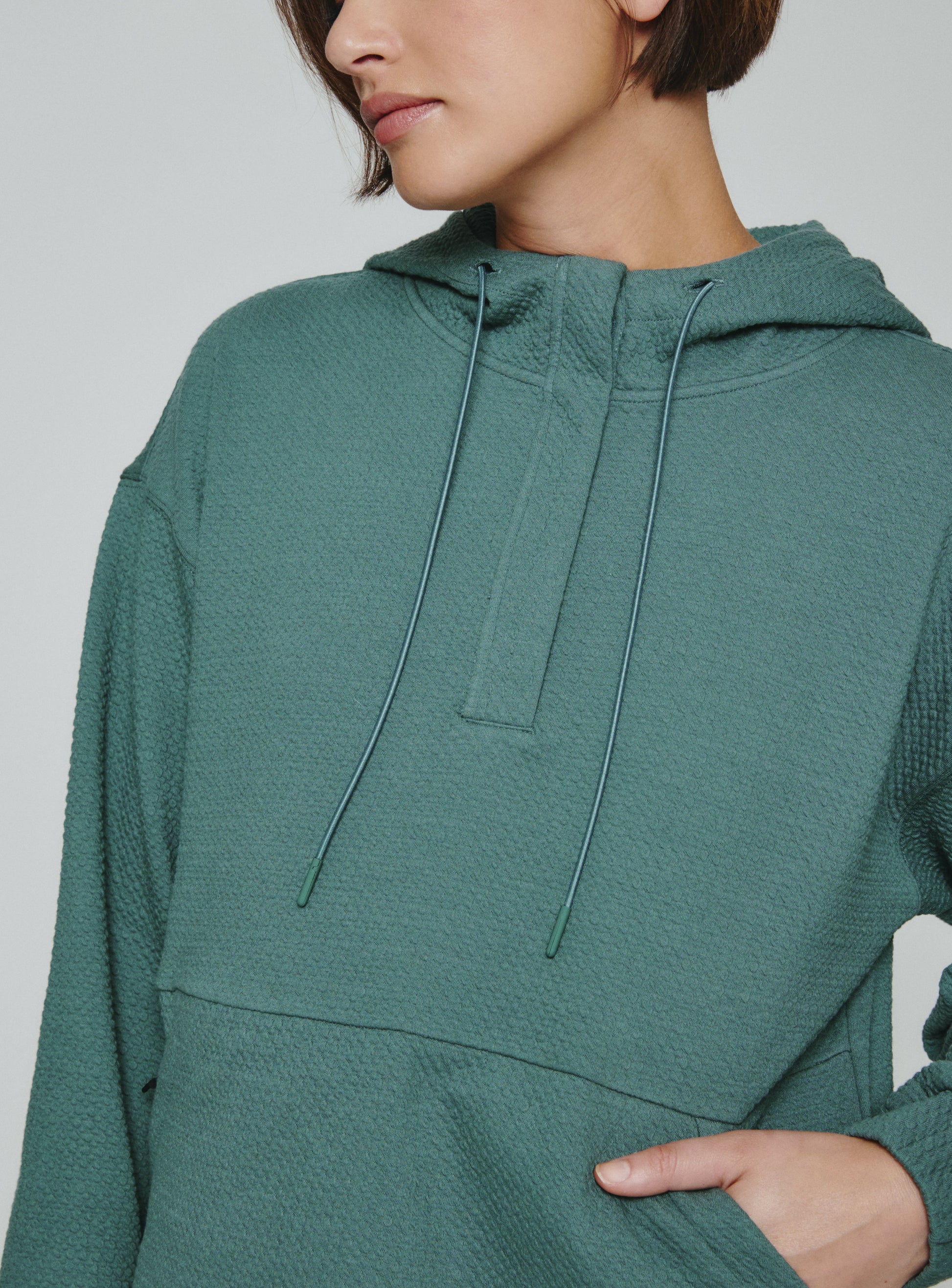 teal-4002