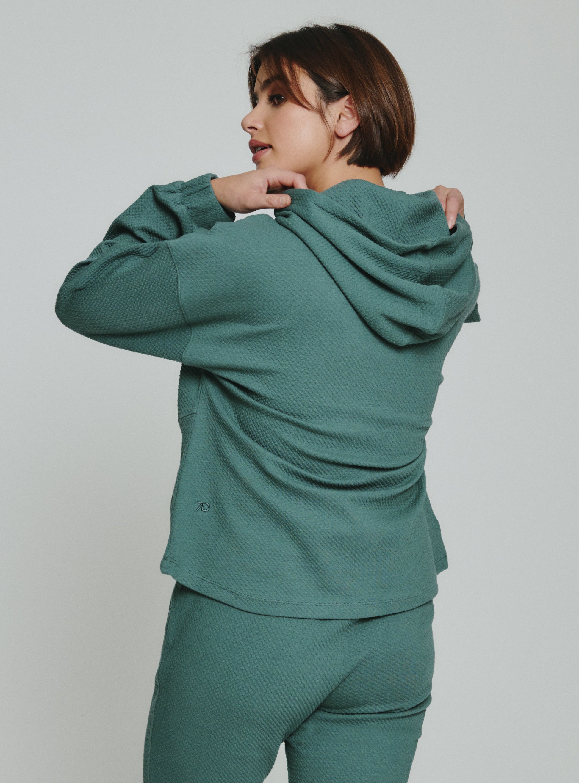 teal-4002