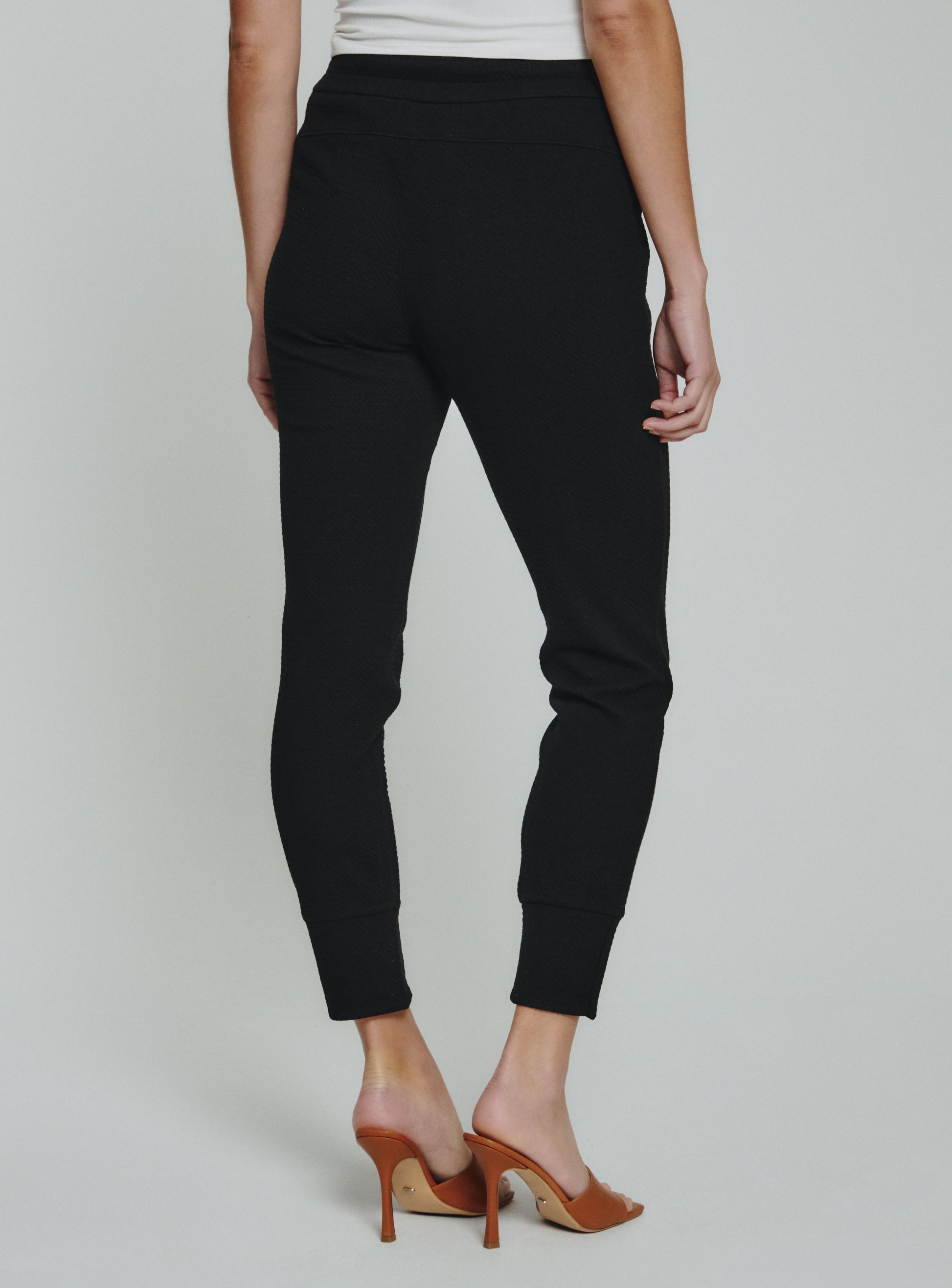 black-5001
